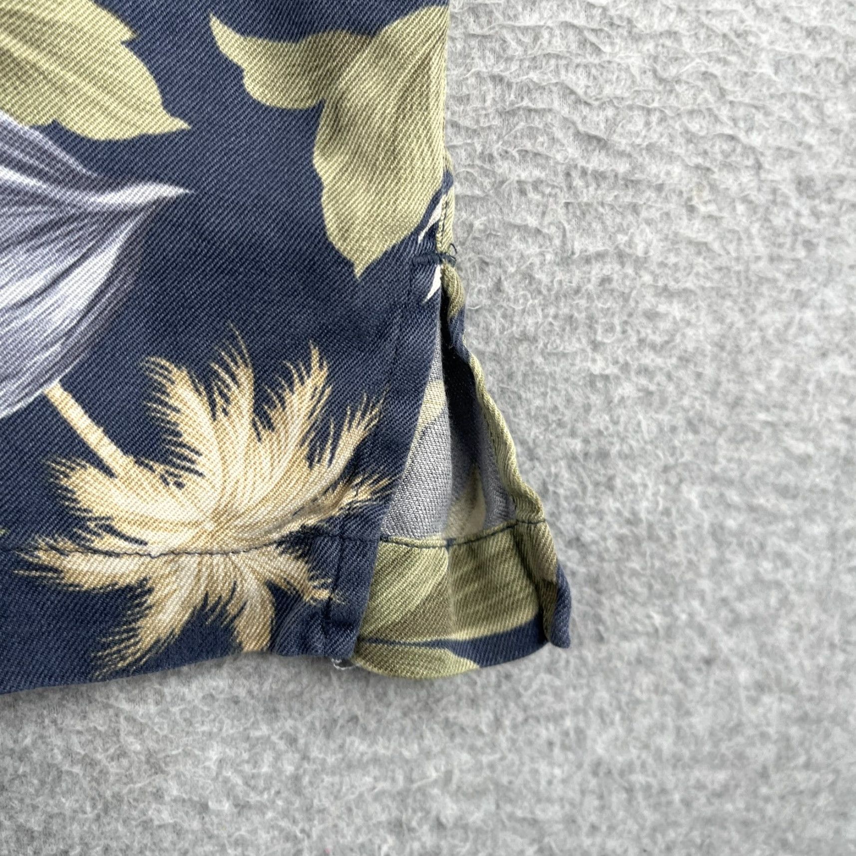 Vintage Caribbean Shirt XL Navy Hawaiian Silk Blend Button Up Short Sleeve Mens Size US XL / EU 56 / 4 - 2 Thumbnail
