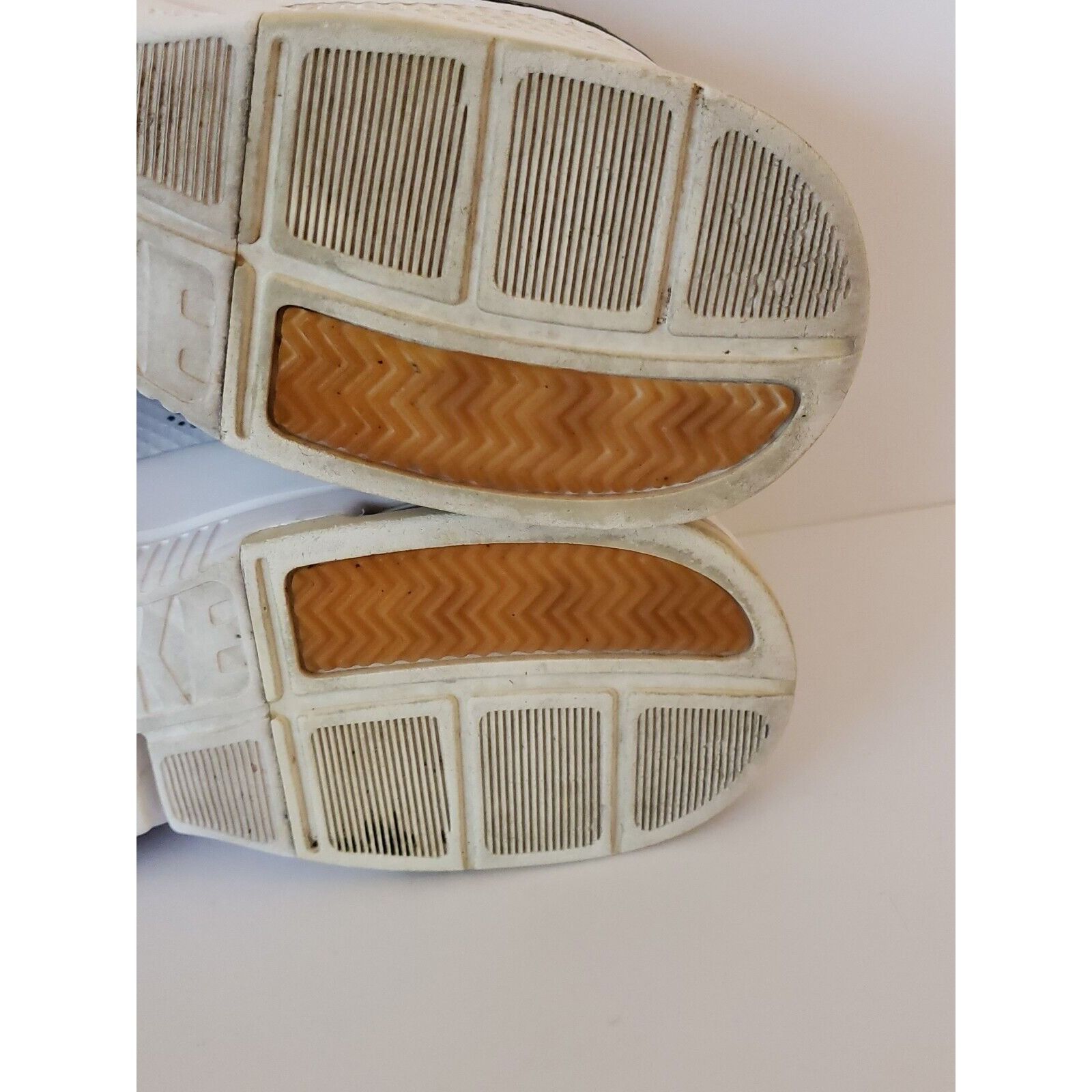 Nike Nike Max Air Training Sneakers Womens 9 Extreme Volleyball A Size US 9 / IT 39 - 7 Thumbnail