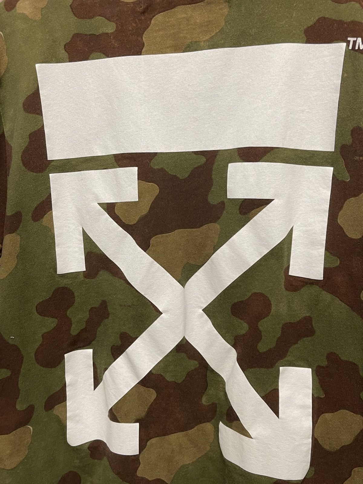 Off-White Size L - Off White Camo Short Sleeve T-Shirt “Seeing Things” Size US L / EU 52-54 / 3 - 5 Thumbnail