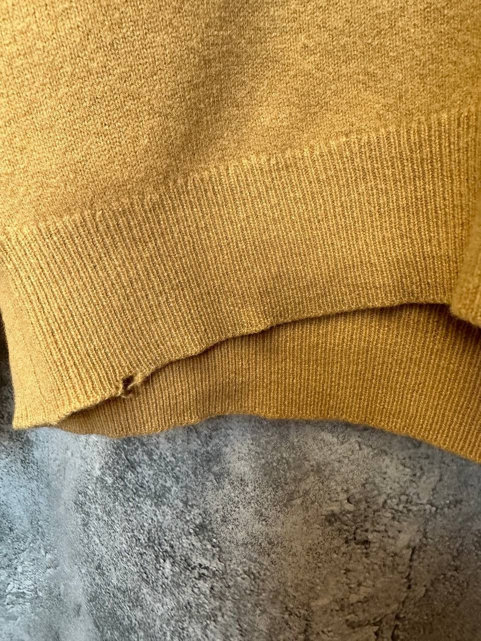 Johnstons Of Elgin Johnstons of Elgin V-Neck Wool Sweater Jumper Beige LS Size US XL / EU 56 / 4 - 10 Thumbnail