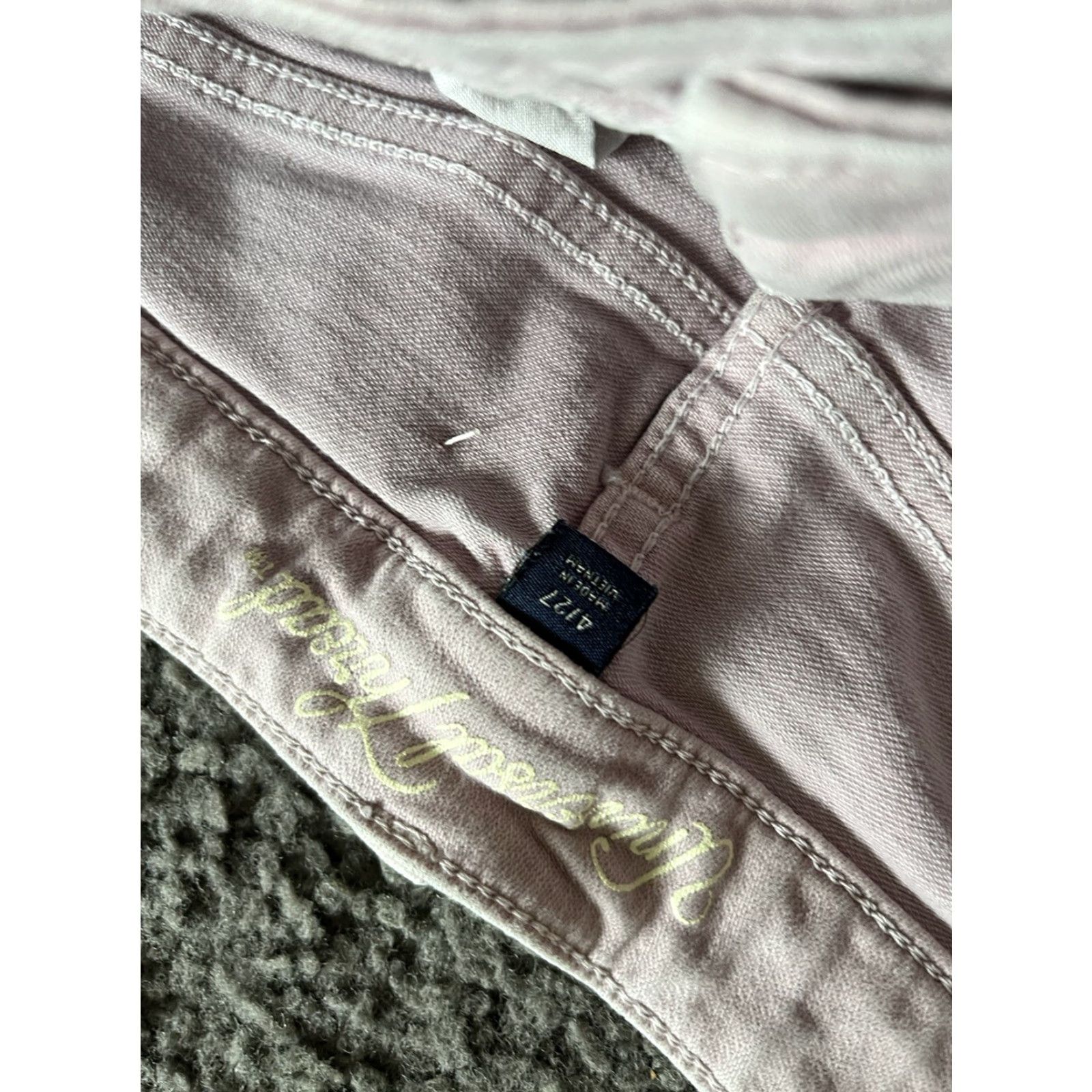 Vintage Universal Thread Light Purple Distressed Denim Shorts Roll Cuff sz 4 27R Casual Teens Size 27" / US 4 / IT 40 - 3 Thumbnail