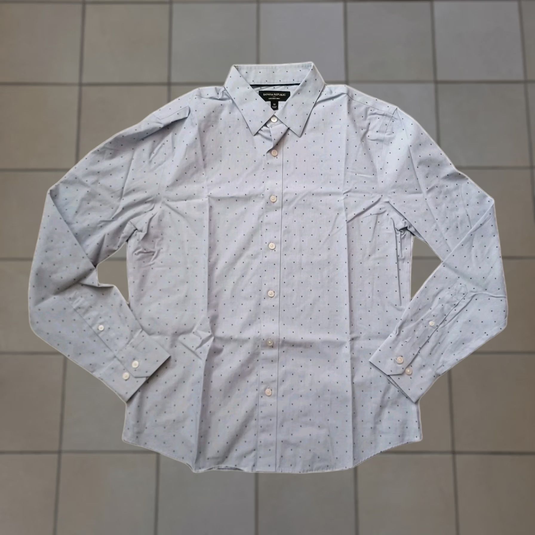 Banana Republic Banana Republic Shirt Mens Medium Blue Geometric Button-Up Long Sleeve Untucked Button Up Regular Fit Casual Weekday Entre... Size US M / EU 48-50 / 2 - 1 Thumbnail