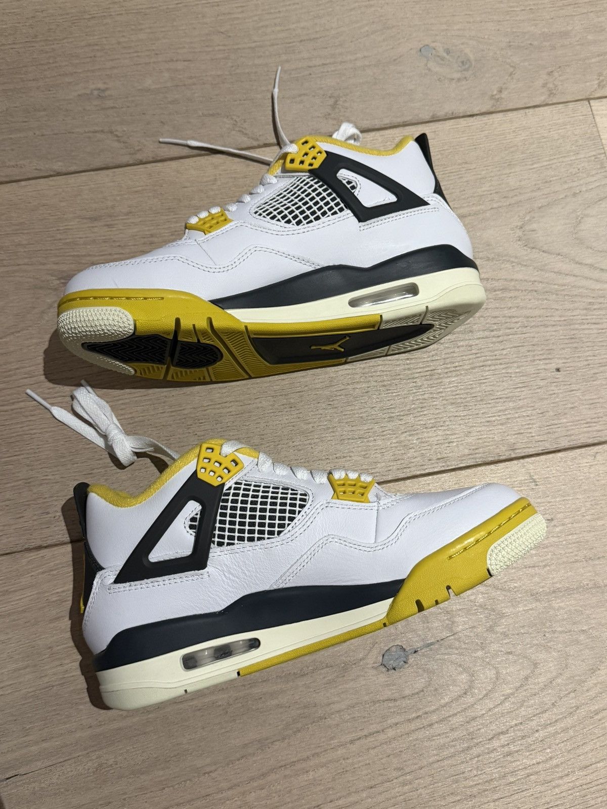 Nike Jordan 4 Size US 6.5 / EU 39-40 - 2 Thumbnail