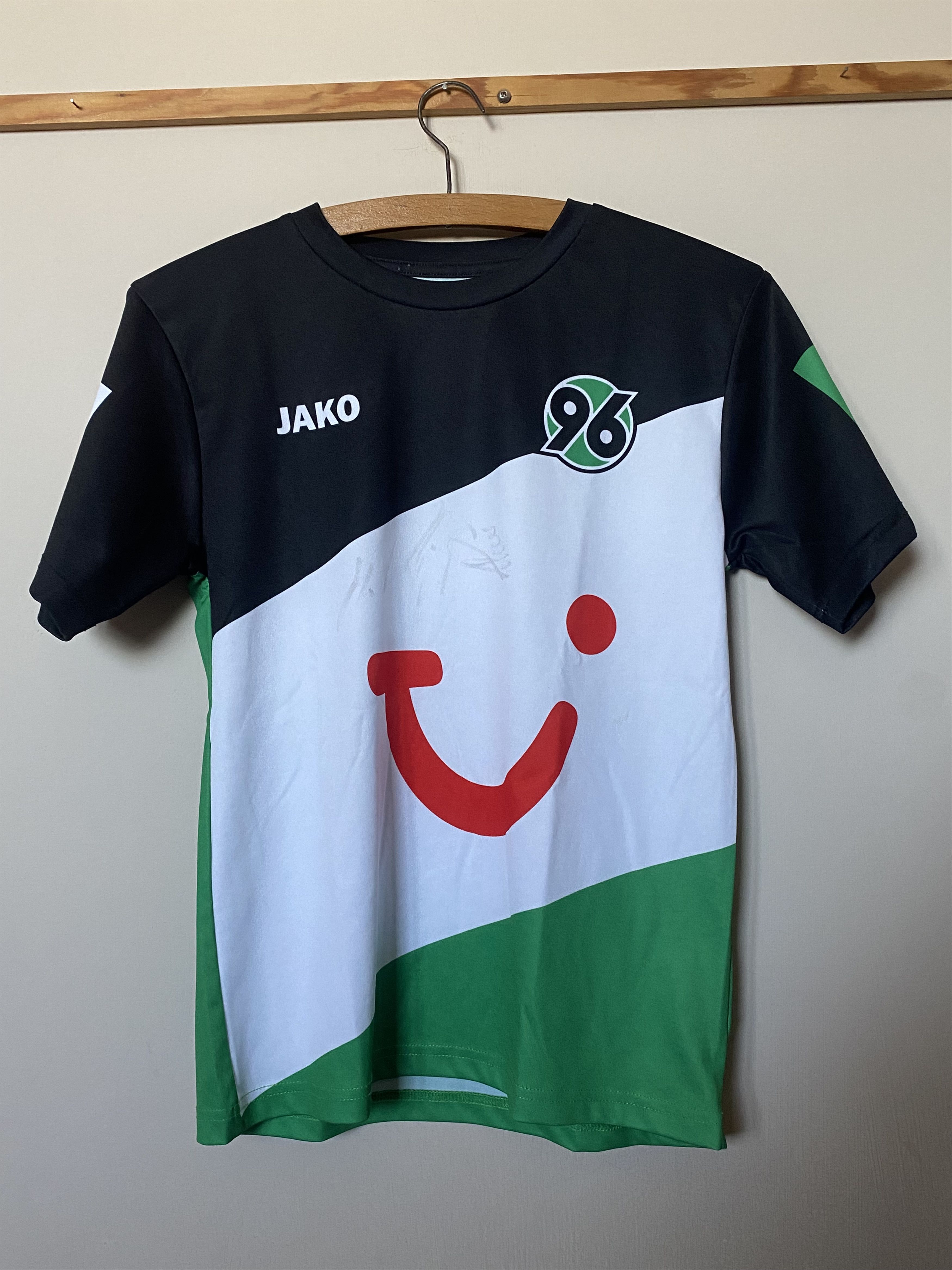 Other HANNOVER 96 - training - Jako - 152 - autograph - UNIQUE Size US XXS / EU 40 - 1 Thumbnail
