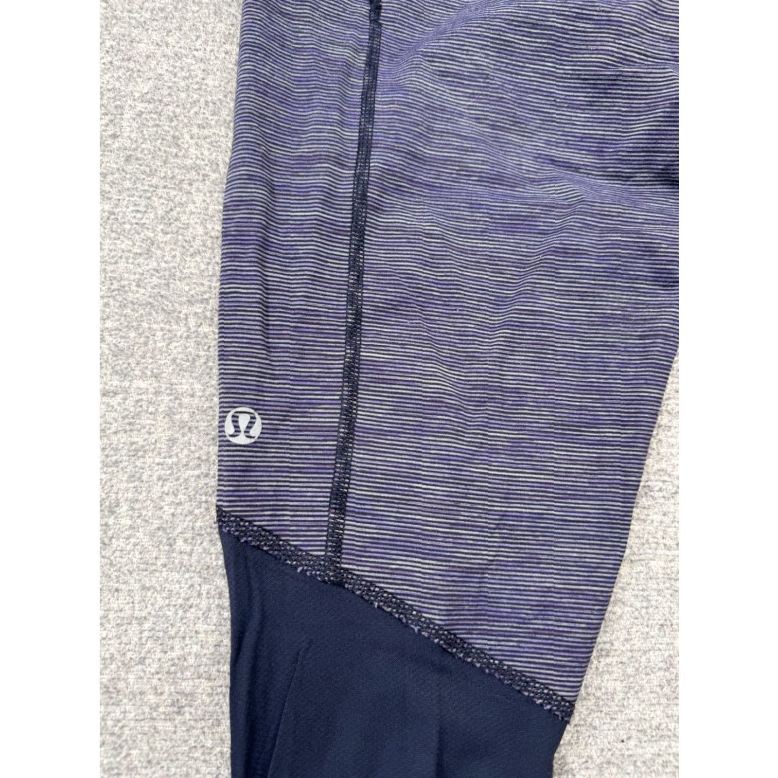 Lululemon Lululemon Run Chase Me Crop Capri Leggings - Blue Stripe Indigo Reflective - 8 - Women - Leggings Size 30" / US 8 / IT 44 - 6 Thumbnail