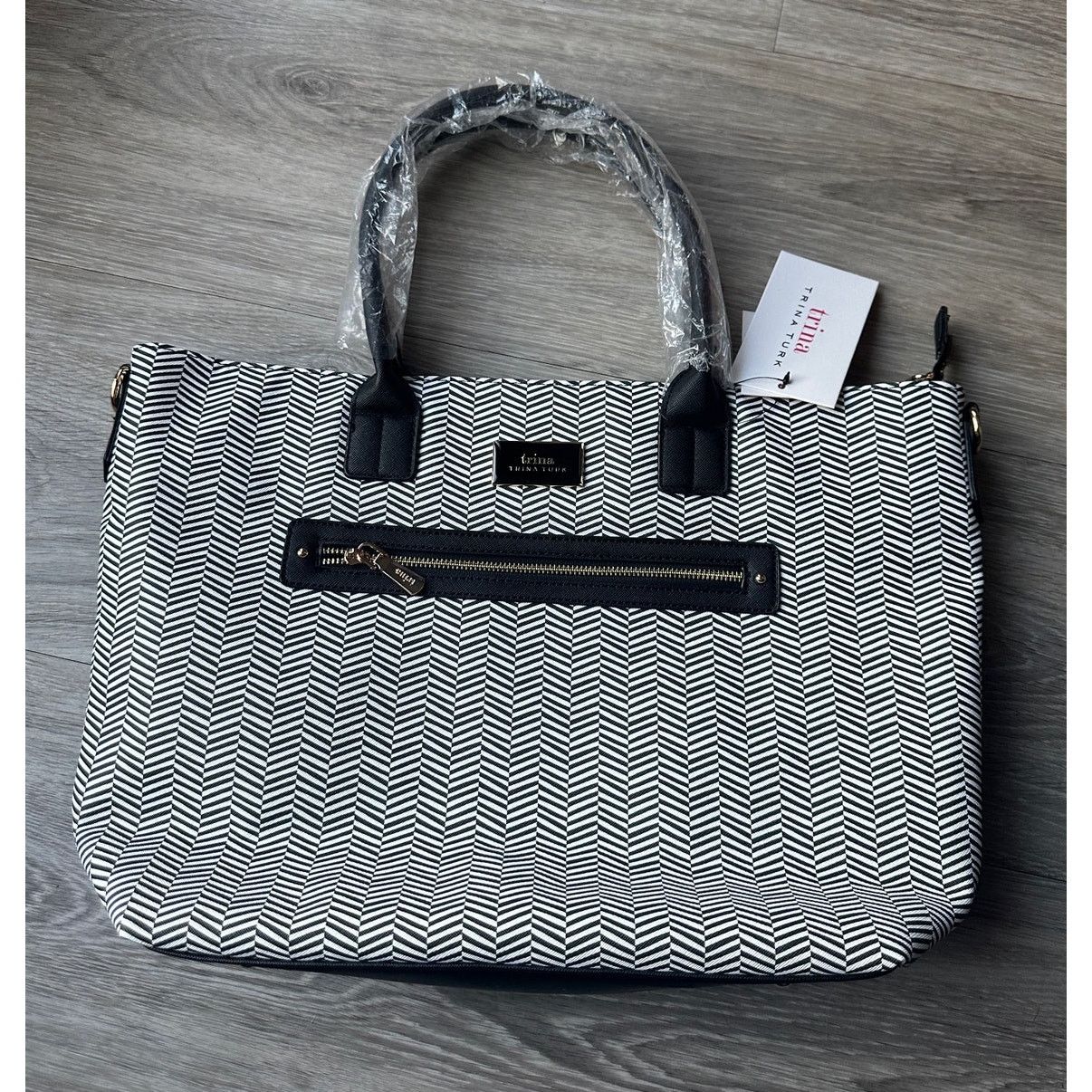 Other Trina Turk Optical Illusion Black & White Chevron 2 Way Tote Size ONE SIZE - 17 Thumbnail