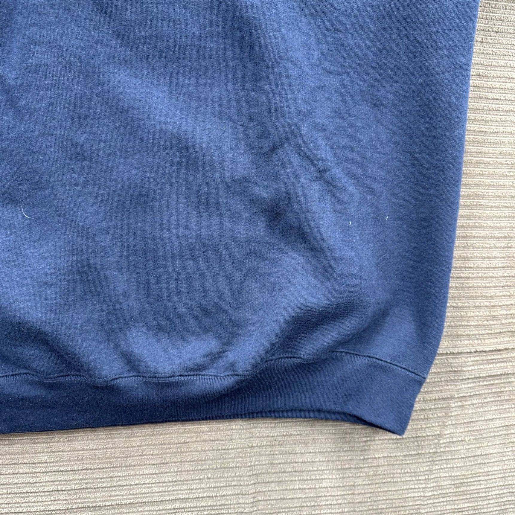 Vintage VINTAGE Head Waters Sweatshirt Men L Blue Cotton Graphic Print 90s Wool? Size US L / EU 52-54 / 3 - 8 Thumbnail