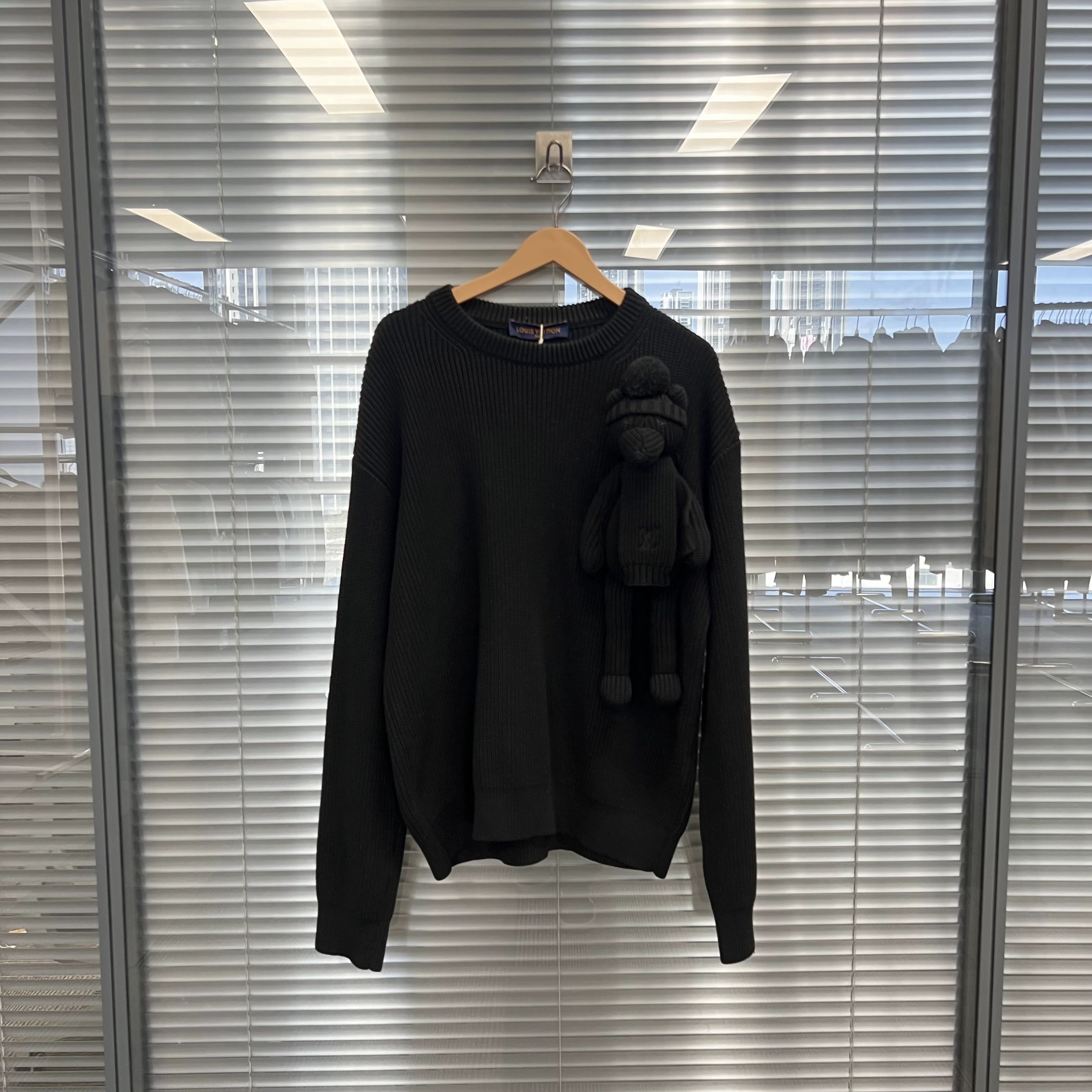 Louis Vuitton LV black teddy bear sweater M 99 new Size US M / EU 48-50 / 2 - 1 Thumbnail