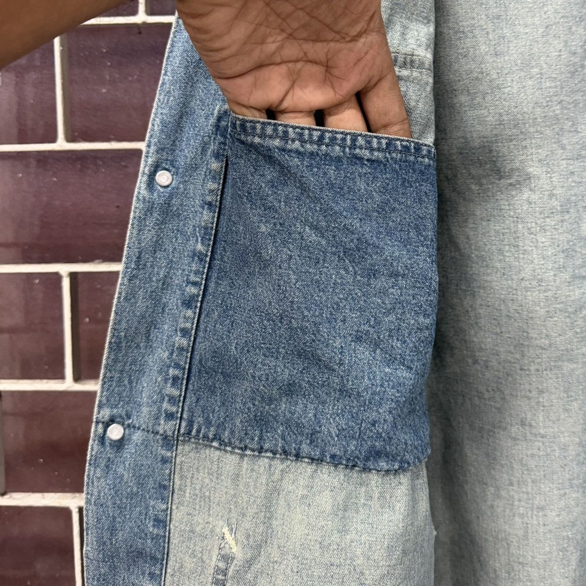 Carhartt VTG Carhartt Denim Chore Jacket Faded Distressed Workwear Size US L / EU 52-54 / 3 - 8 Thumbnail