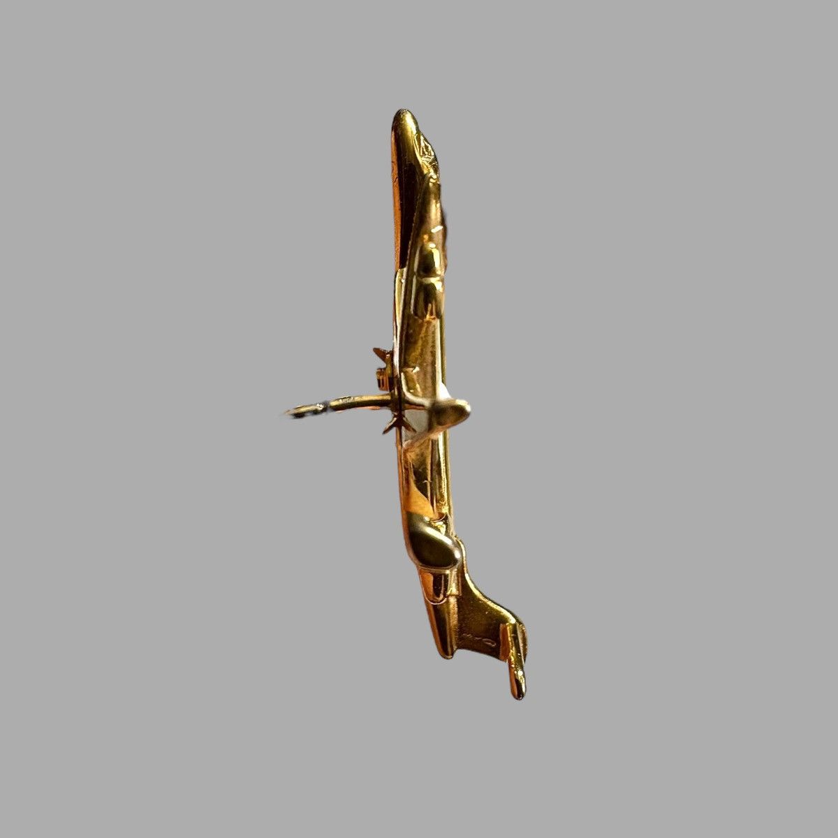 O. Ballou Ballou Gold Tone Collectible Jet Airplane Lapel Pin 1” Size ONE SIZE - 12 Thumbnail