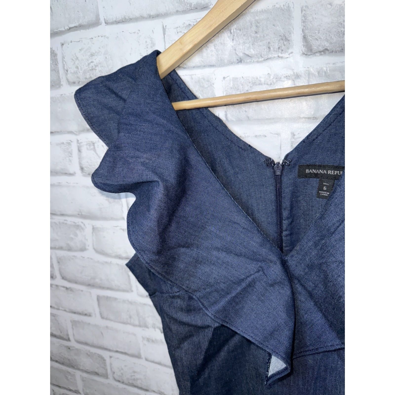 Banana Republic VINTAGE Banana Republic Women's Denim Jumper Size 6 Tall Blue Casual Dress Size M / US 6-8 / IT 42-44 - 3 Thumbnail