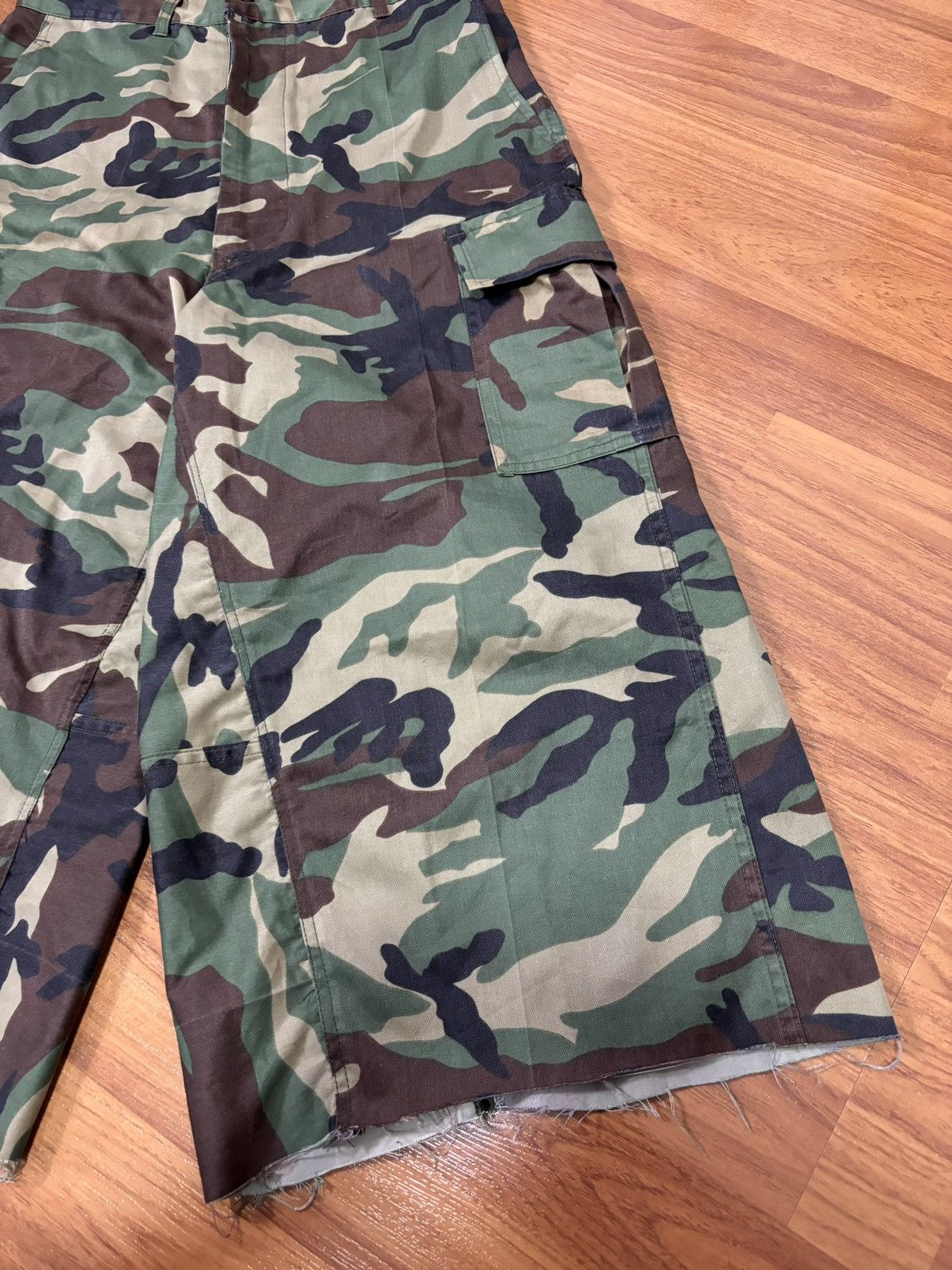 Vintage Vintage Military Camo Cargo Shorts Pants Size US 28 / EU 44 - 9 Thumbnail