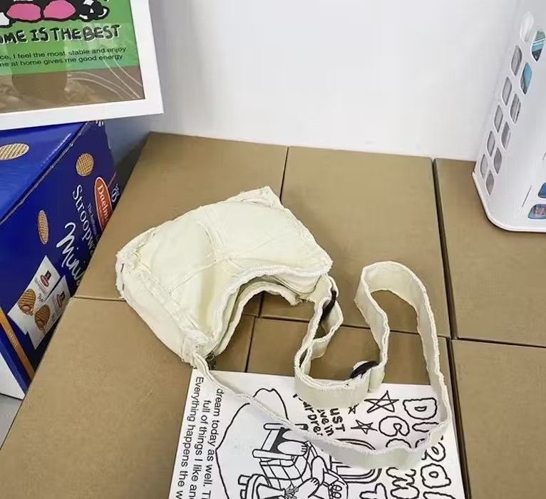 Japanese Brand Small Cross Body Bag Size ONE SIZE - 7 Thumbnail