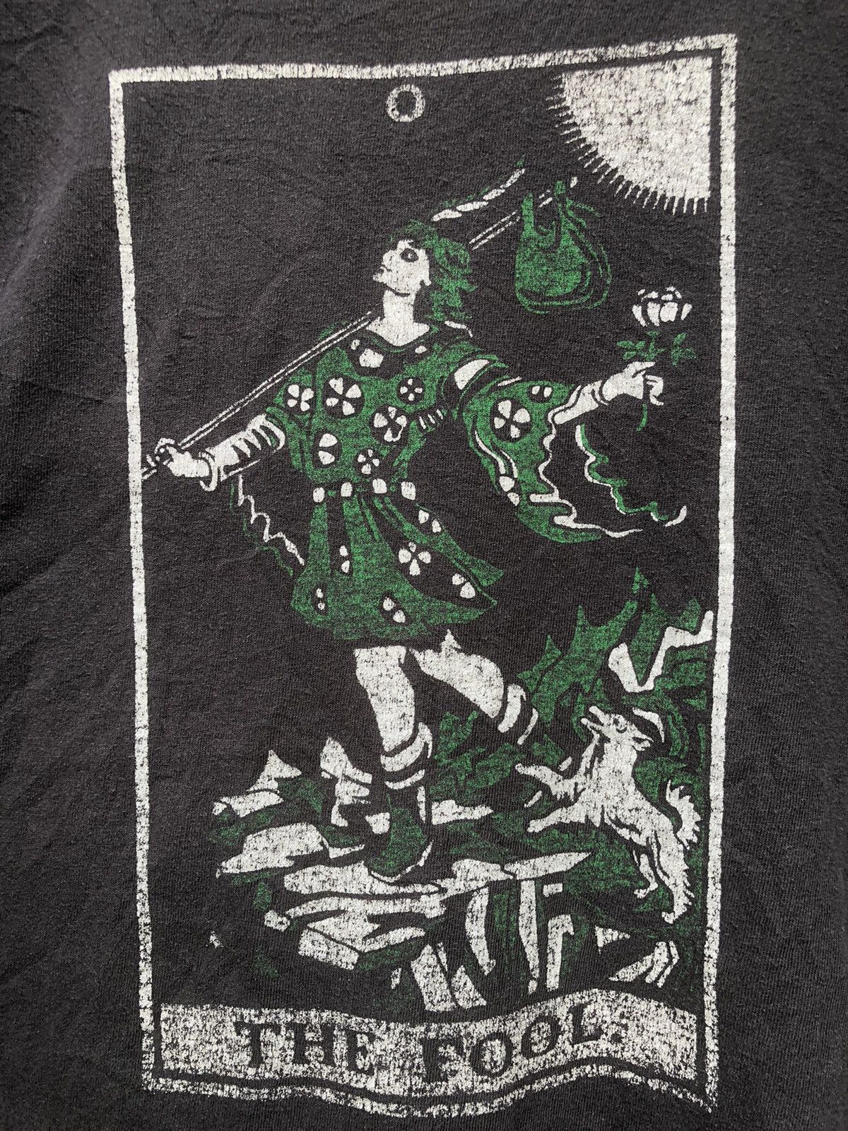 Band Tees × Vintage Vintage Sunfaded The Fool Tarot Card Tshirt Size US L / EU 52-54 / 3 - 2 Thumbnail