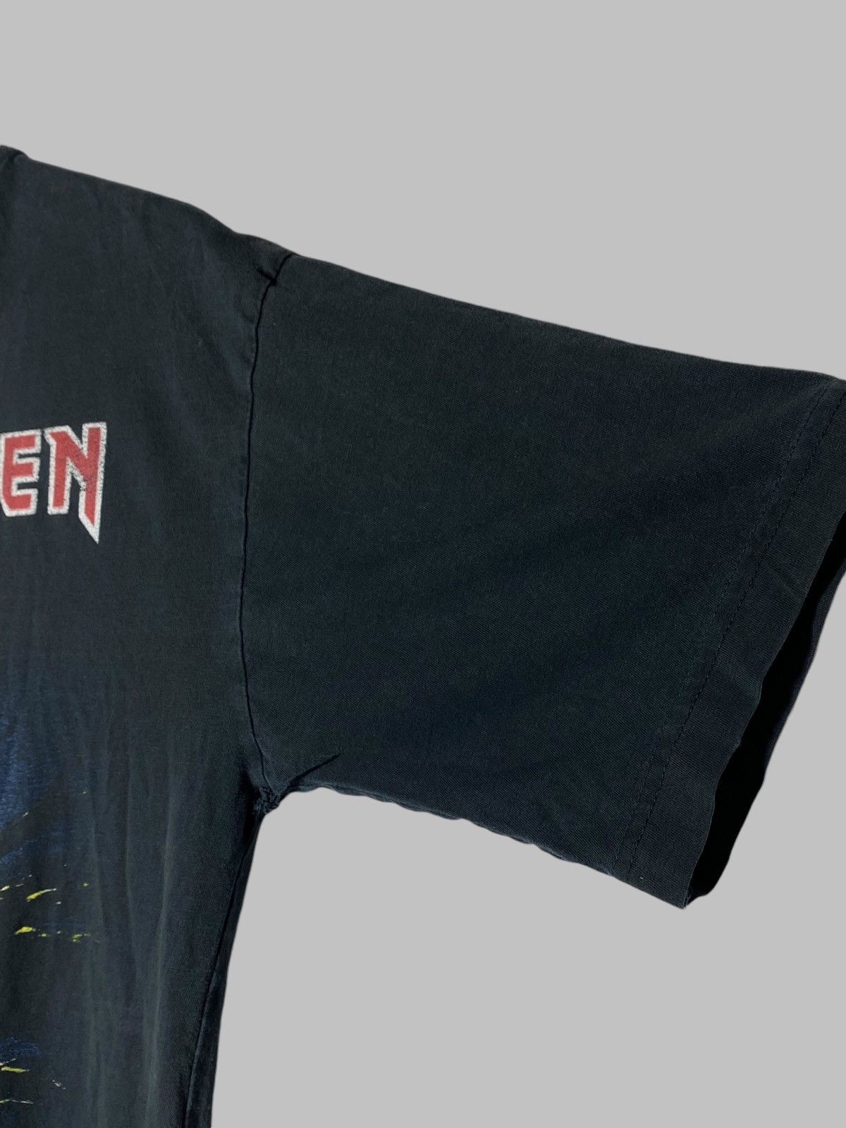 Band Tees Vintage Iron Maiden Graphic Print Distressed t-shirt Size US M / EU 48-50 / 2 - 6 Thumbnail