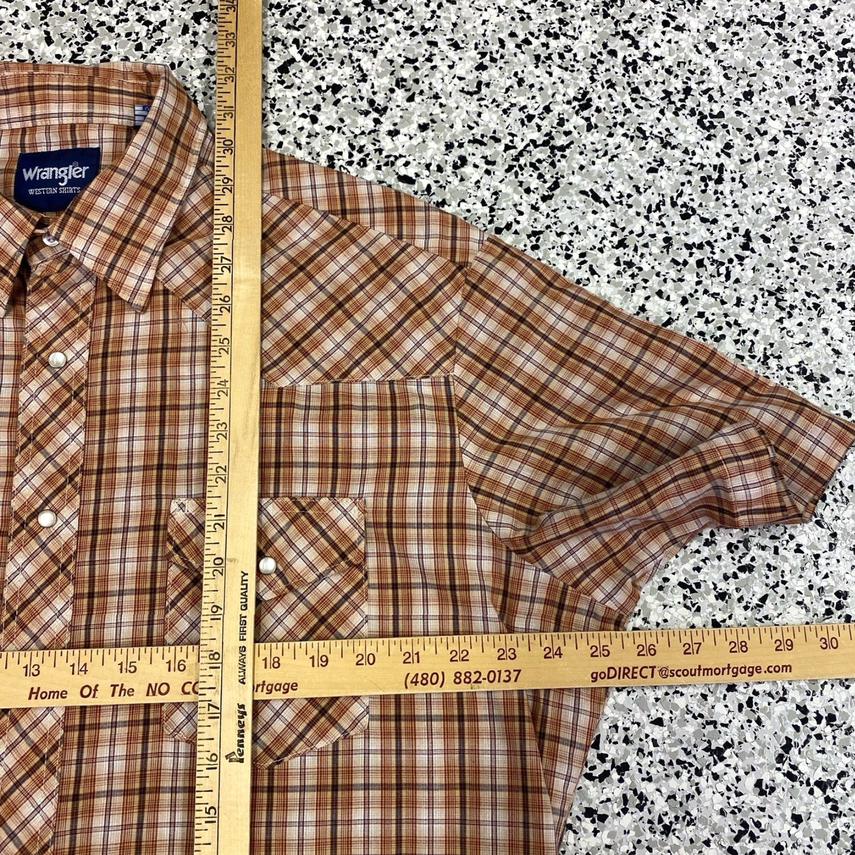 Wrangler VINTAGE Wrangler Shirt Mens XL Orange Plaid Pearl Snaps Western Cowboy Rodeo Shirt (Button-Up) Mens XL Orange Plaid Pearl Snaps Western Cowboy Rodeo Size US XL / EU 56 / 4 - 2 Thumbnail