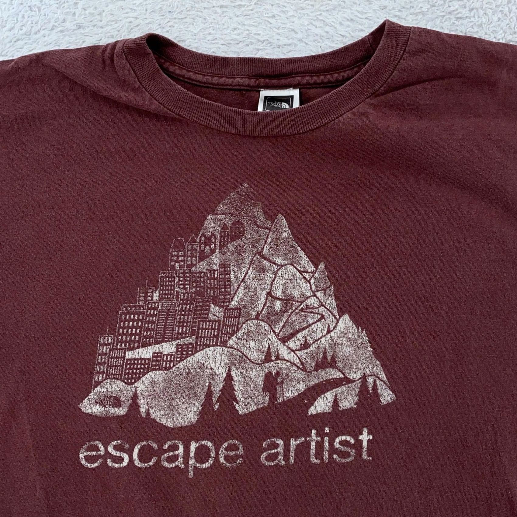 The North Face The North Face Shirt Mens M Red Outdoor Nature Graphic Print™ Size US M / EU 48-50 / 2 - 2 Thumbnail