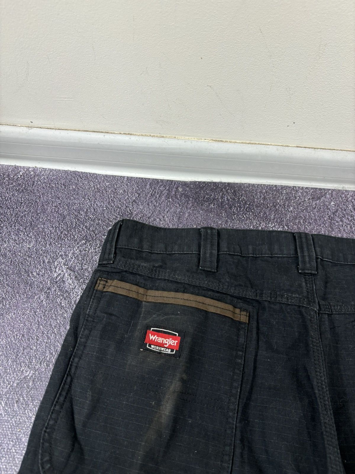 Wrangler Vintage Wrangler Workwear USA Utility Black Cargo Shorts Size US 36 / EU 52 - 16 Thumbnail