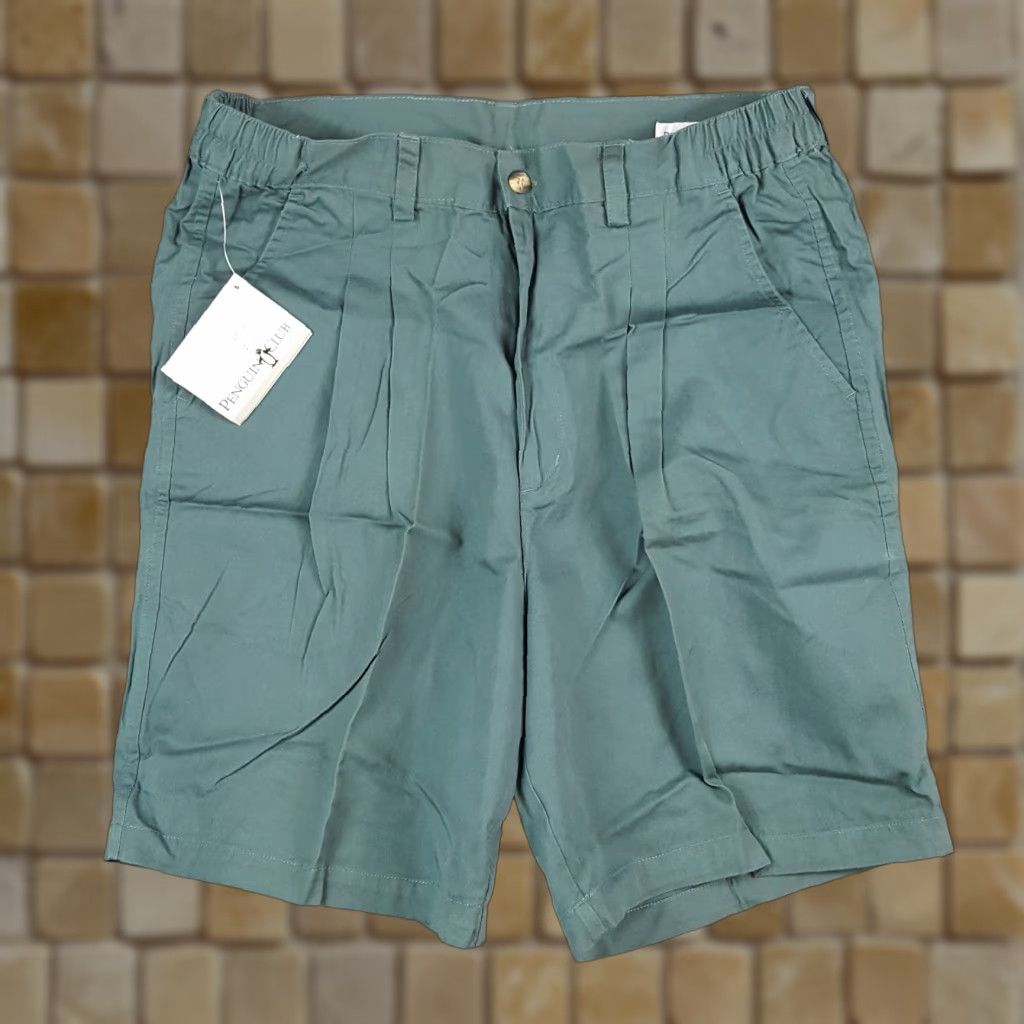 Vintage Vintage Penguin Club Green Chinos Men’s Size 32 Relaxed Fit Cotton Pleated 5-Pocket Y2K Preppy Clothing Size US 32 / EU 48 - 1 Thumbnail