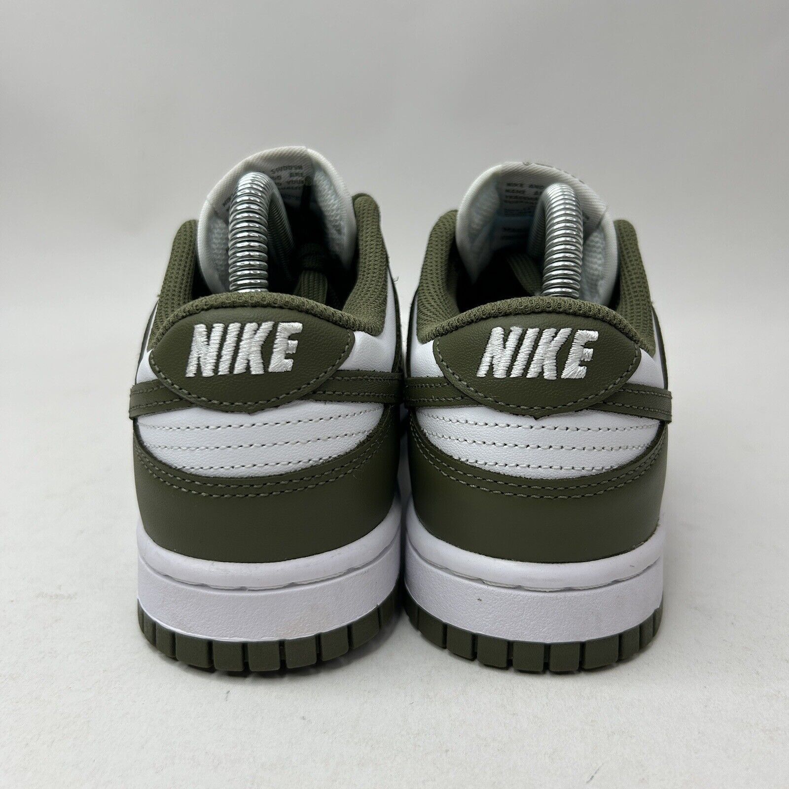 Nike Nike Dunk Low WMNS “Medium Olive” 2023 Size US 7 / IT 37 - 5 Thumbnail