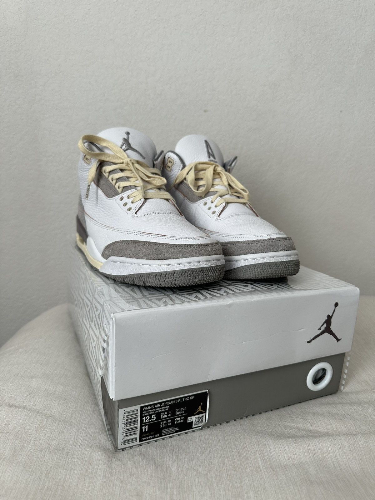 Jordan Brand A Ma Maniere Jordan 3 Size US 11 / EU 44 - 7 Thumbnail