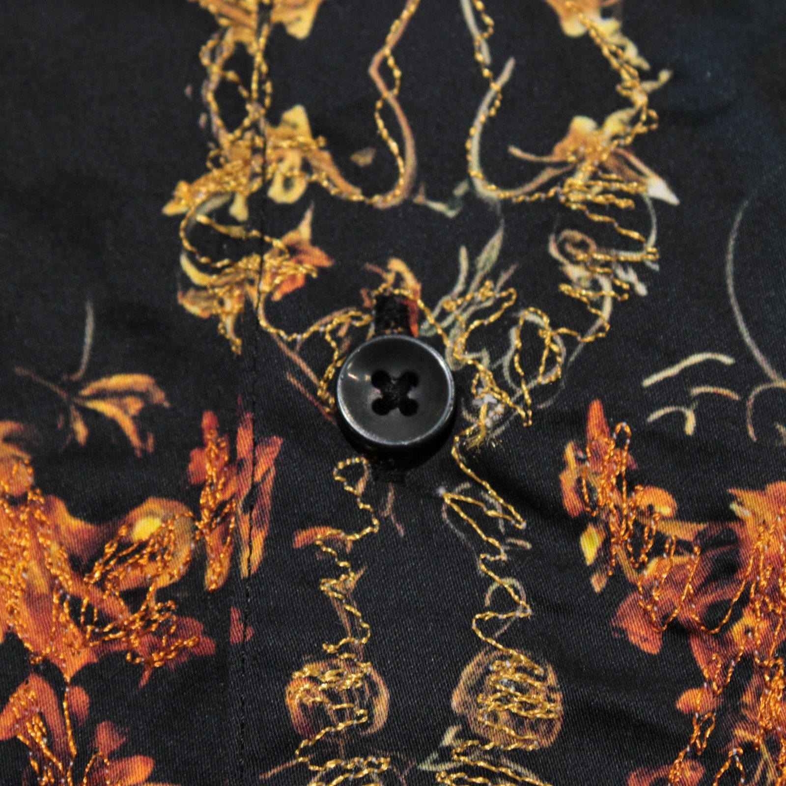 Robert Graham Robert Graham New with tags Shirt Size M US In Black Size US M / EU 48-50 / 2 - 2 Thumbnail