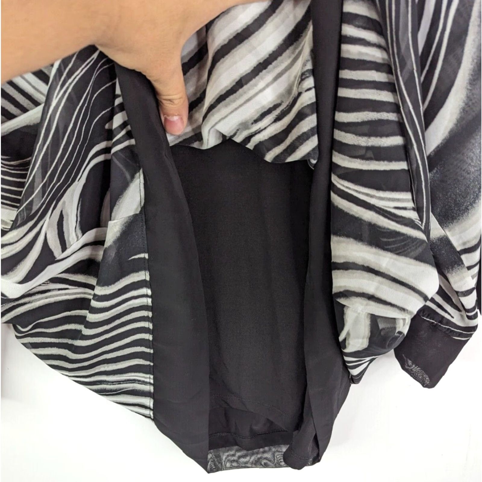 Vintage Chico's Easywear Blouse Shirt Zebra 3/4 Sleeve V-Neck Black L Women Size L / US 10 / IT 46 - 5 Thumbnail