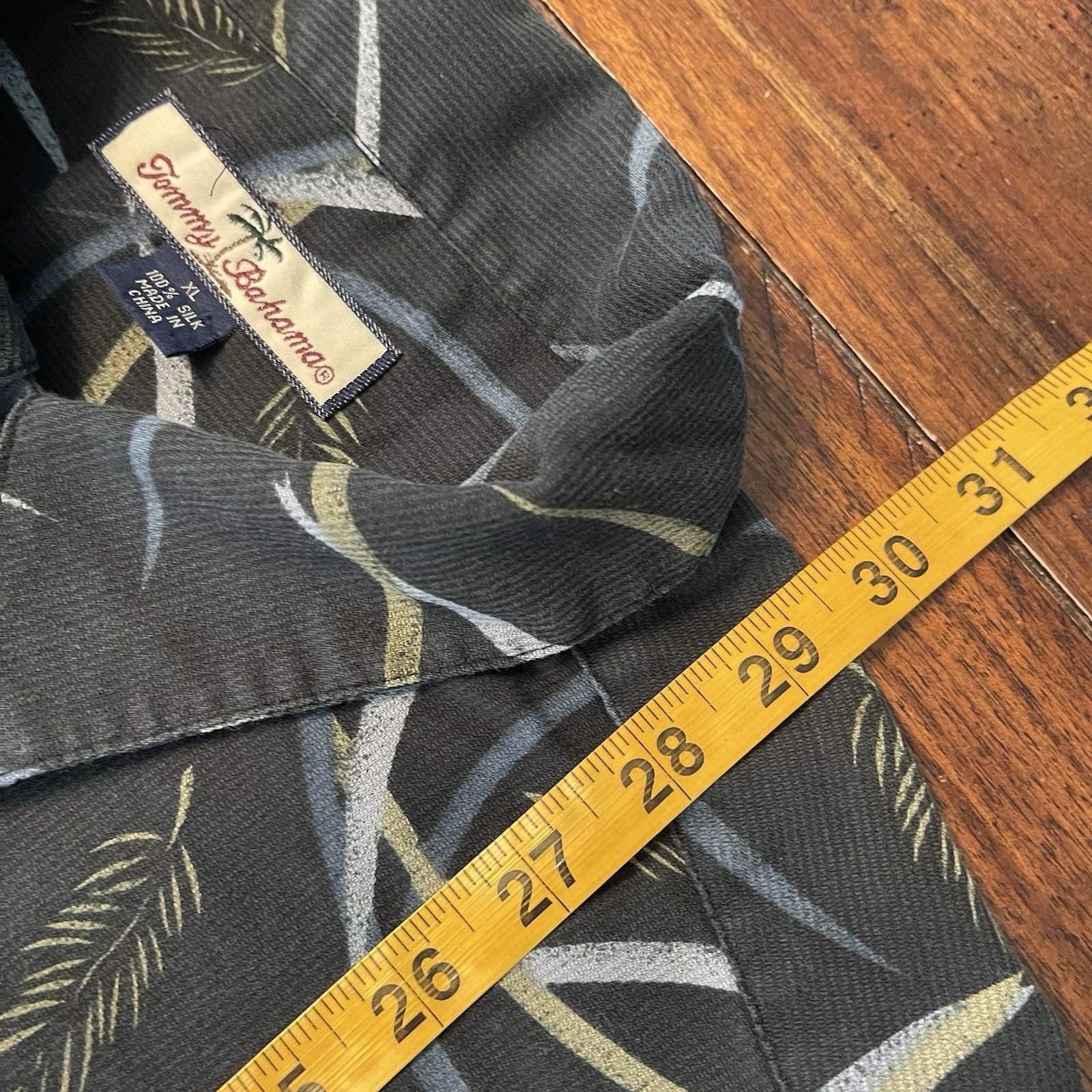 Tommy Bahama Tommy Bahama Men’s XL Black Hawaiian Floral Shirt Vtg Style Size US XL / EU 56 / 4 - 7 Thumbnail