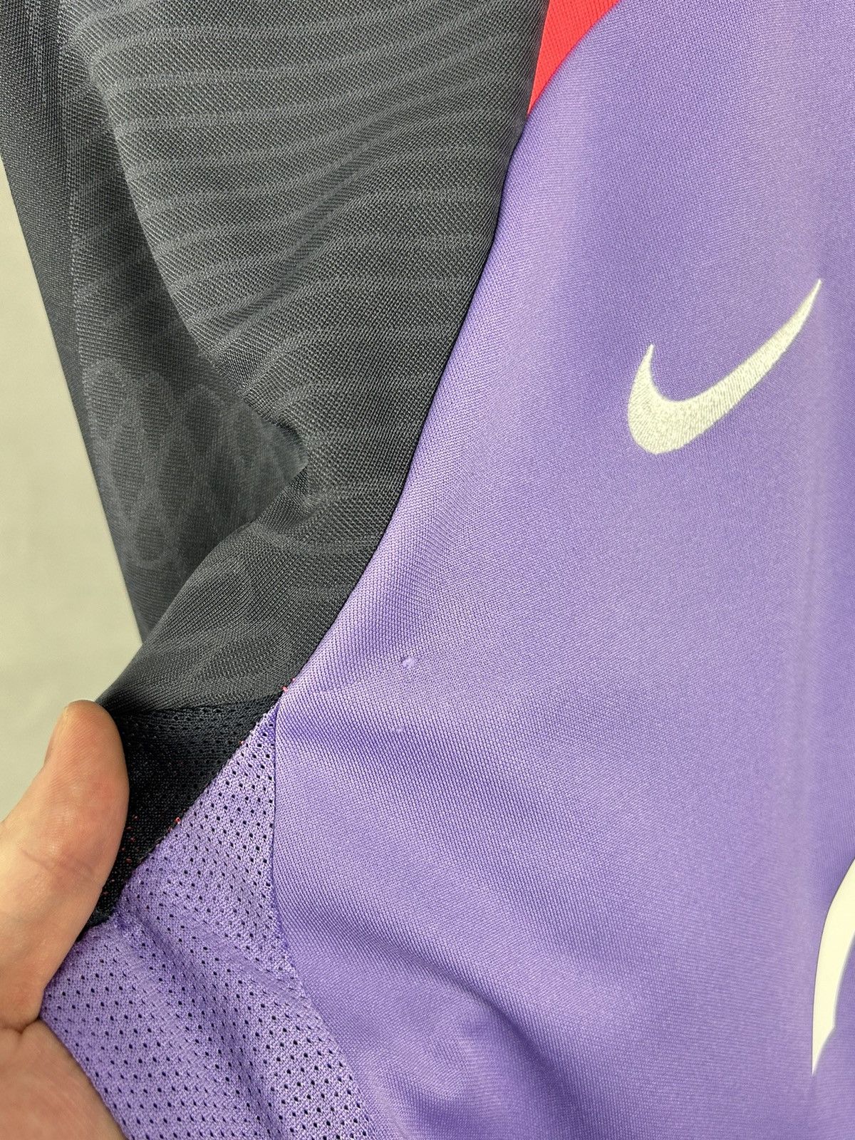 Nike Liverpool Nike 2023-24 Training Soccer jersey shirt Size US XL / EU 56 / 4 - 6 Thumbnail