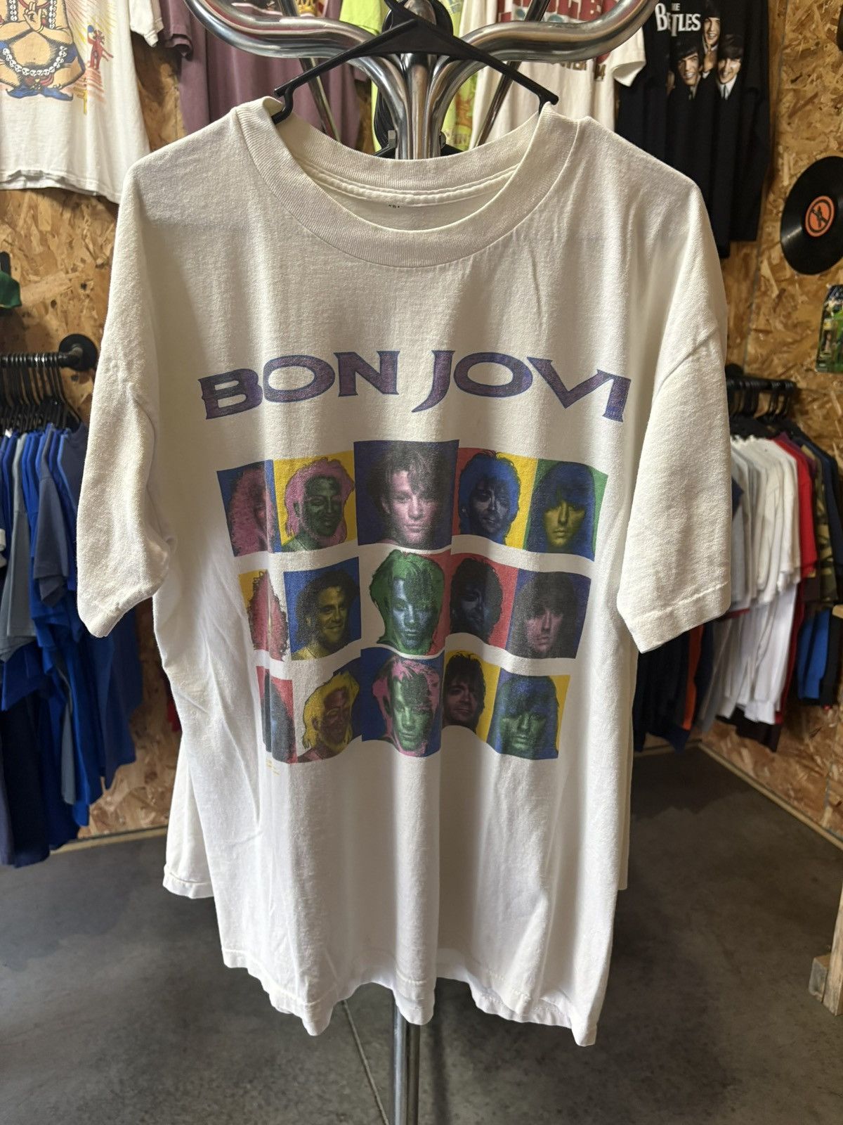 Band Tees 1993 Bon Jovi Keep The Faith Tour T-Shirt Size US XL / EU 56 / 4 - 1 Thumbnail