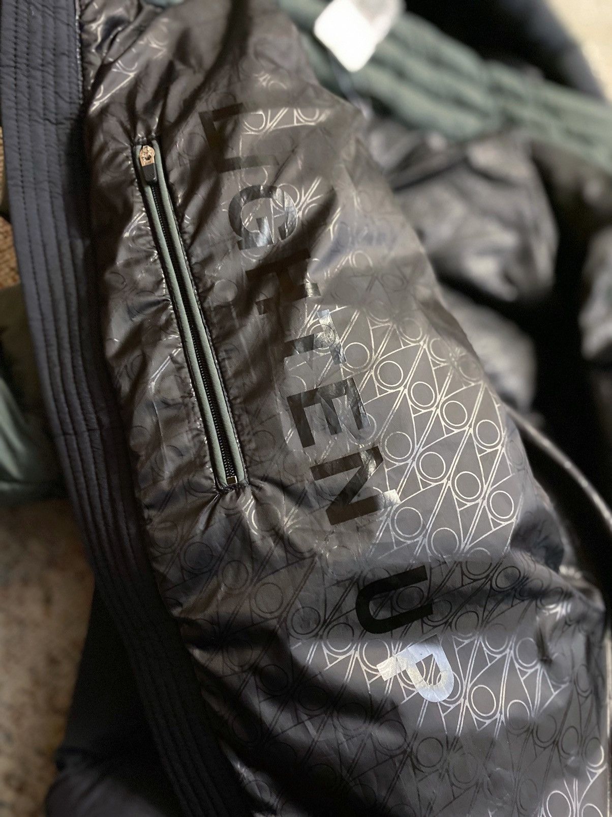 Moose Knuckles Moose Knuckles Bedstuy Puffer Jacket size L Size US L / EU 52-54 / 3 - 8 Thumbnail