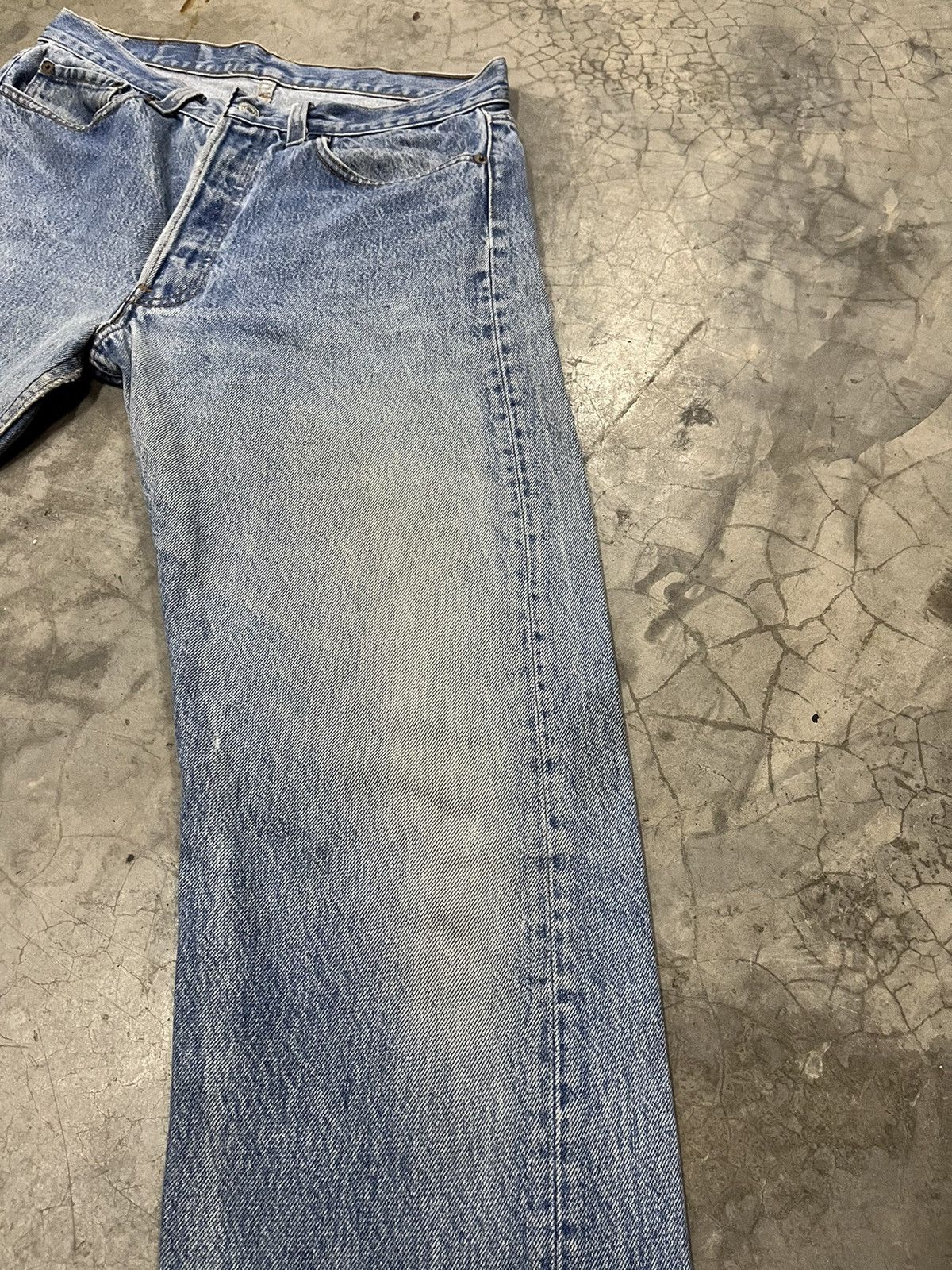 Levi's Vintage 501xx light wash distressed denim Size US 31 - 10 Thumbnail