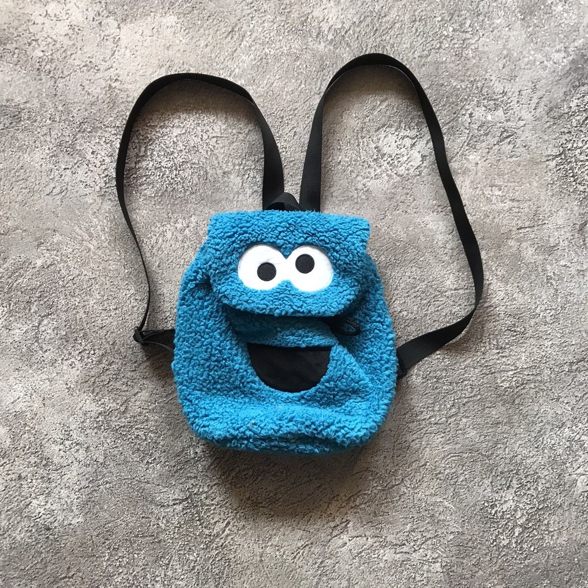 Vintage Vintage Y2K Cookie Monster Plush Backpack Streetwear Logo OS Size ONE SIZE - 2 Thumbnail