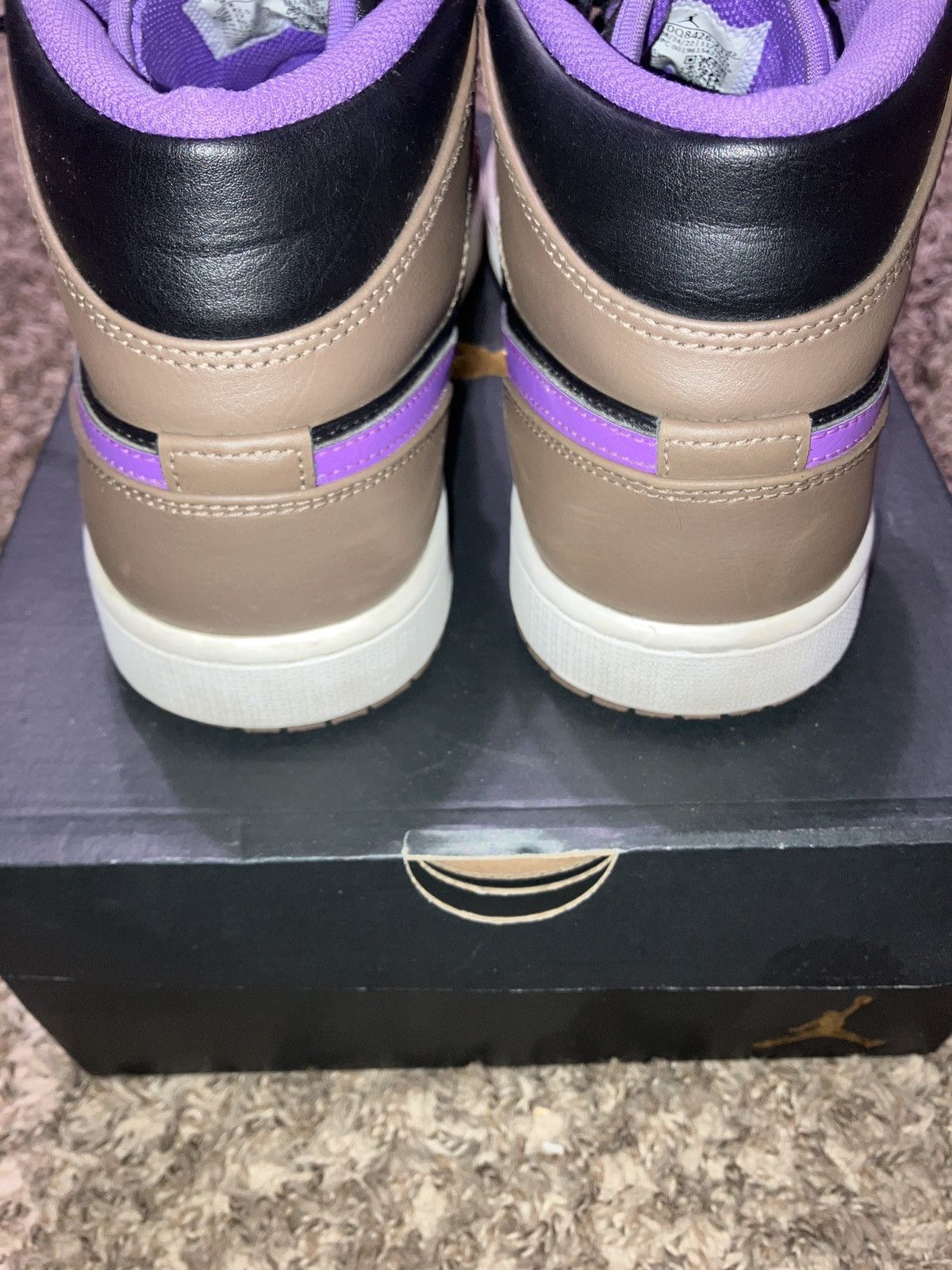 Jordan Brand Air Jordan 1 Mid 'Palomino' Size US 9 / EU 42 - 4 Thumbnail