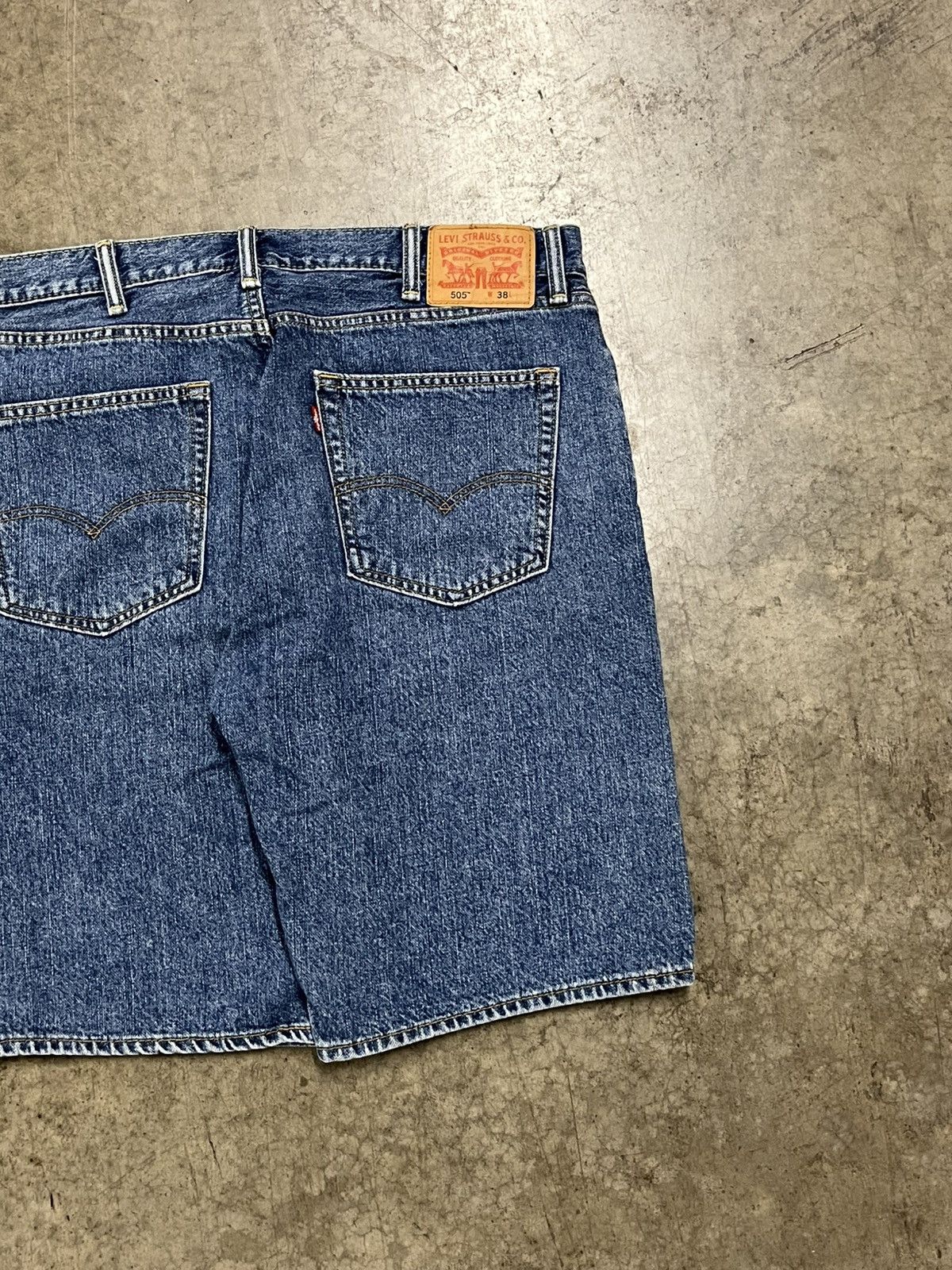 Levi's × Vintage Levi’s jorts baggy fit y2k skater streetwear hype vintage Size US 38 / EU 54 - 3 Thumbnail