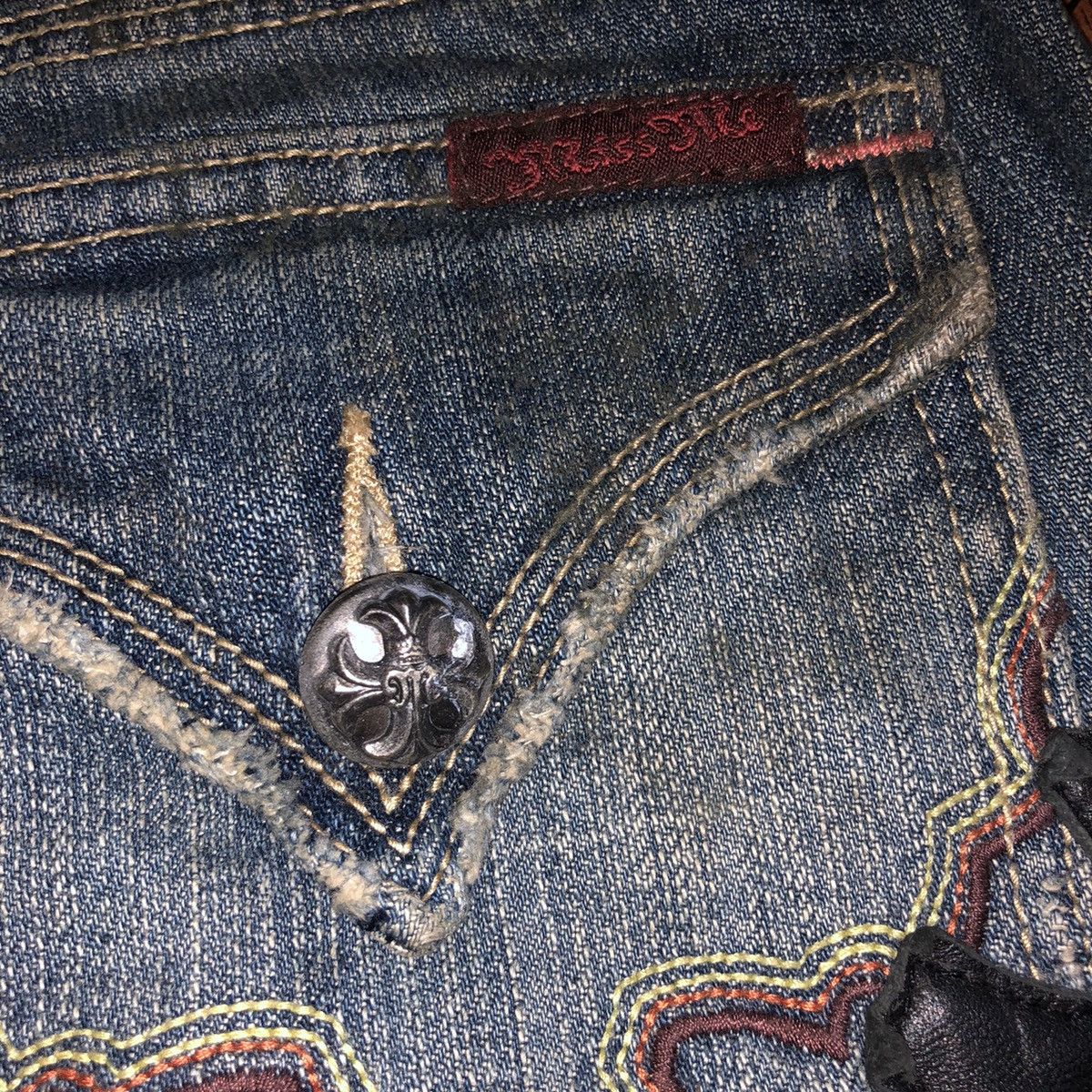Designer × Japanese Brand × Miss Me Vintage Miss Me Denim Jeans Leather Cross Patches Size 28" / US 6 / IT 42 - 21 Thumbnail