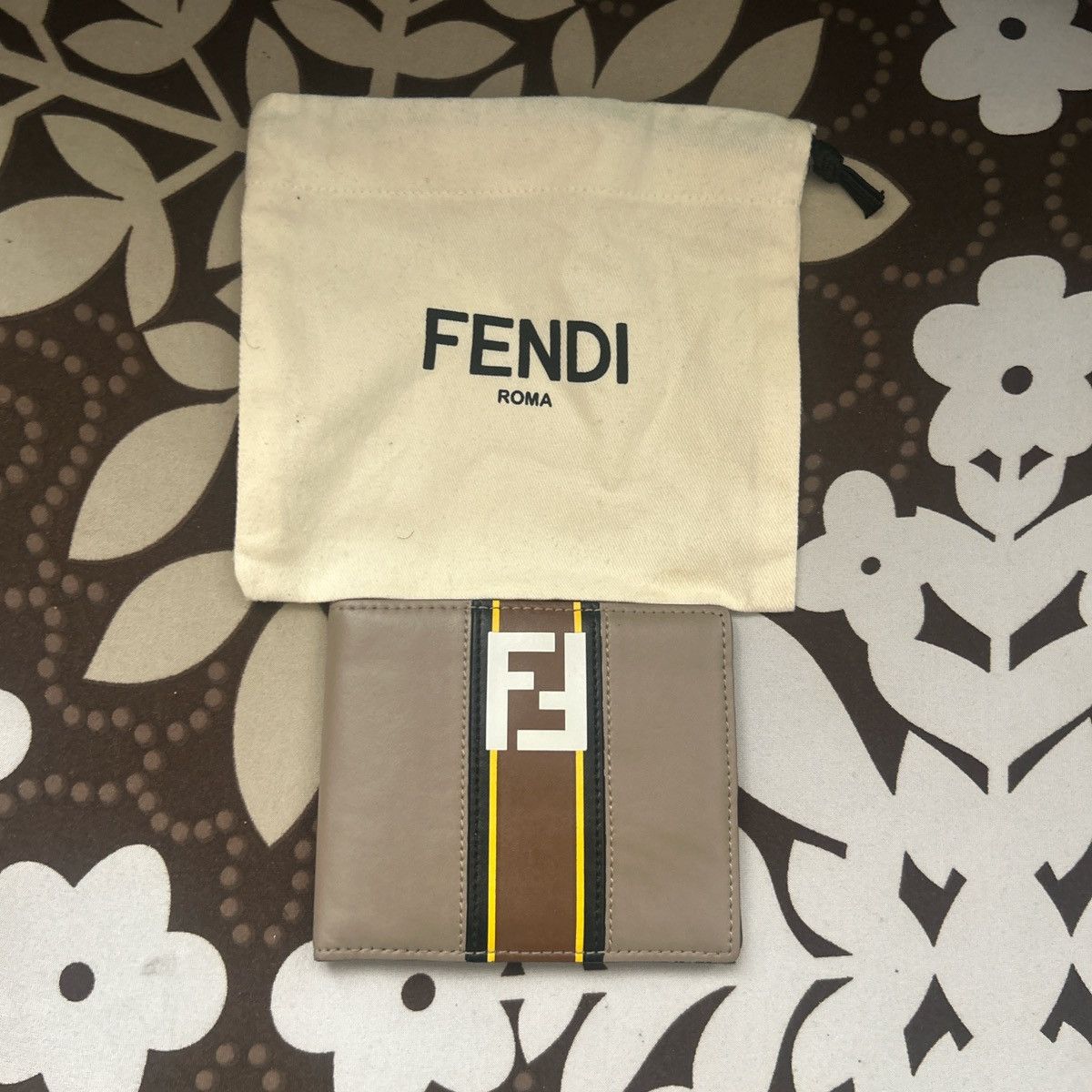 Fendi Vintage Fendi Wallet Size ONE SIZE - 1 Thumbnail