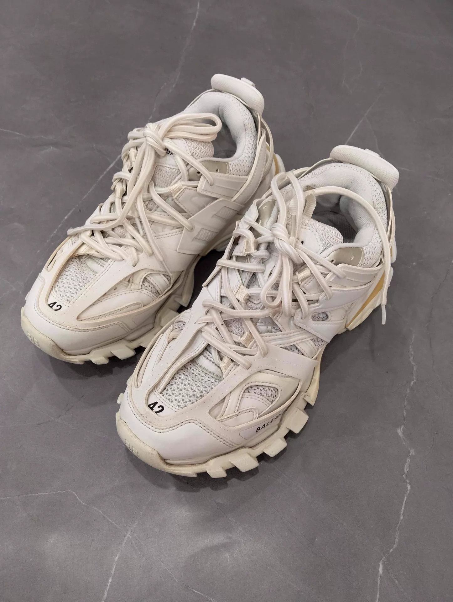 Balenciaga Balenciaga Track 1.0 White Sneakers 42 Size US 9 / EU 42 - 1 Thumbnail