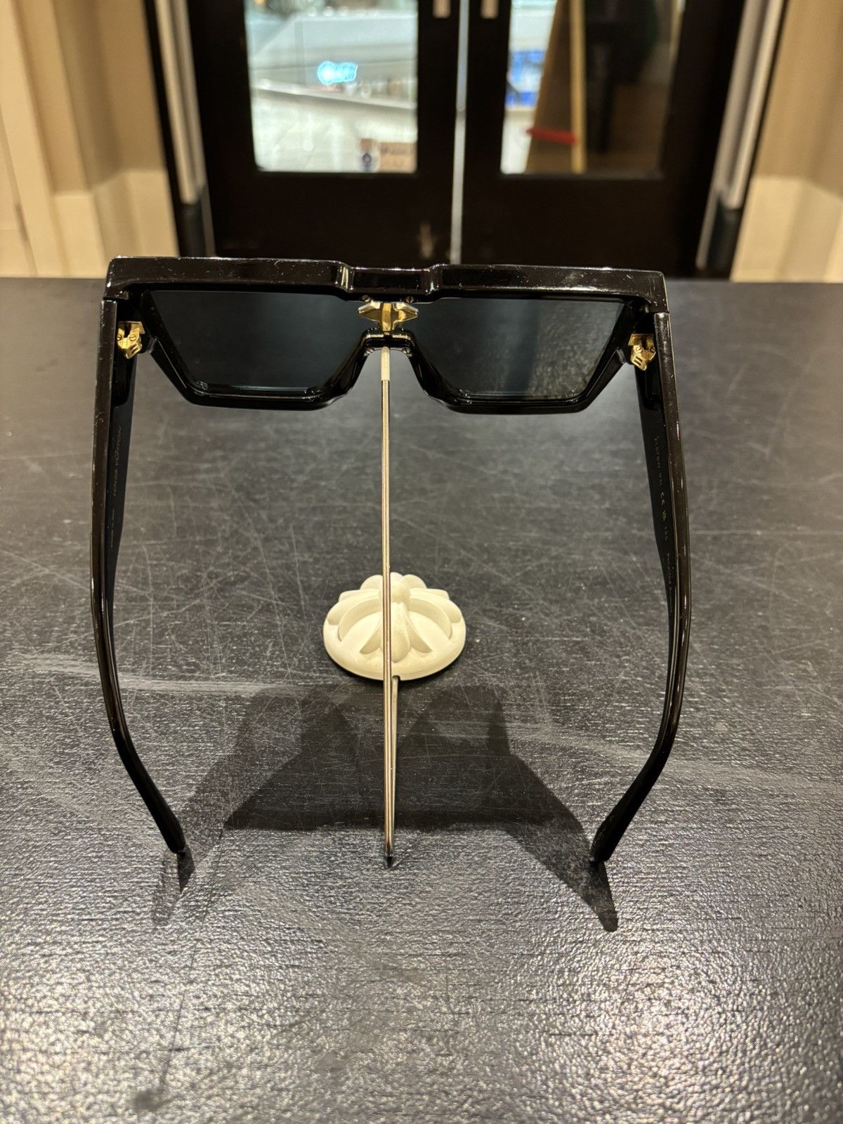 Louis Vuitton Louis Vuitton Cyclone Sunglasses Size ONE SIZE - 4 Thumbnail