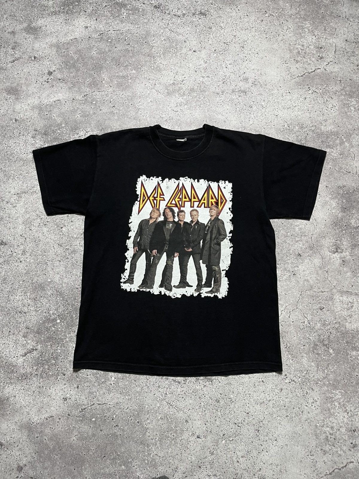 Band Tees Man's Vintage 2011 DEF LEPPARD Tour Band Tee Size US L / EU 52-54 / 3 - 1 Thumbnail