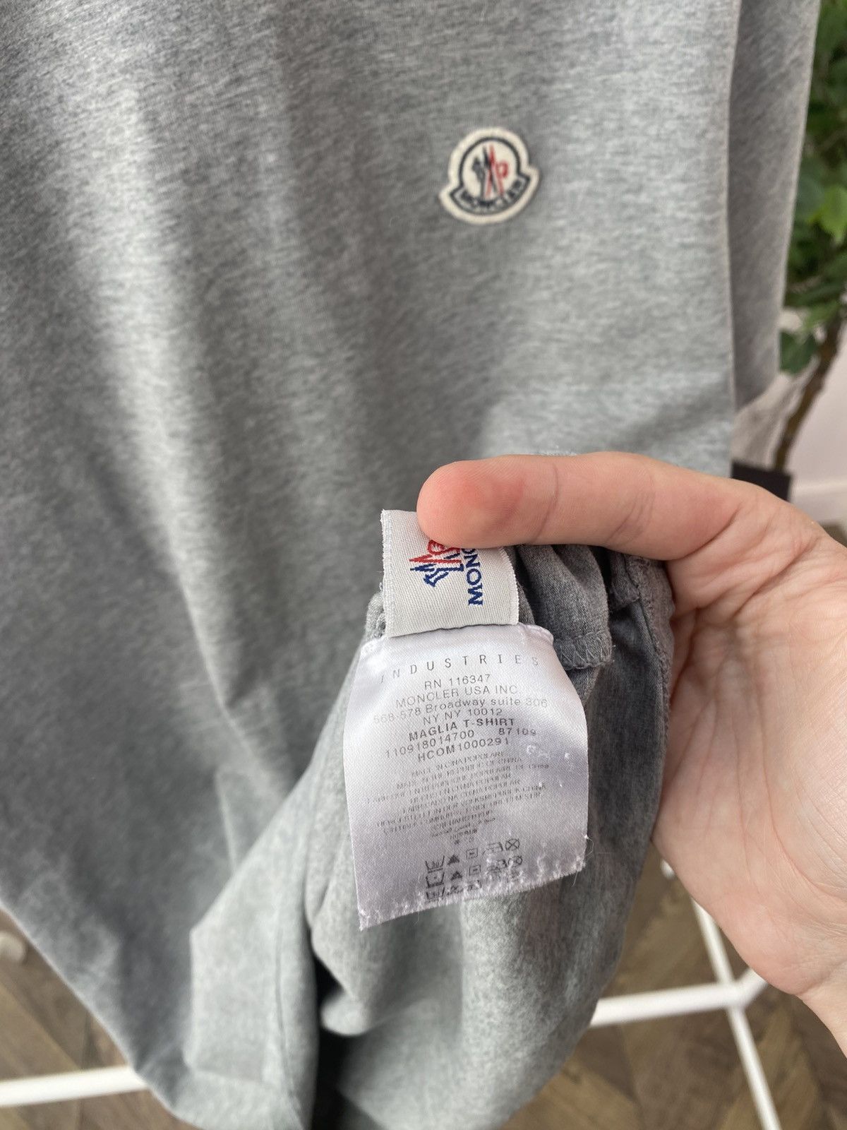 Moncler Vintage Moncler Denim Logo Gray Tee Size US L / EU 52-54 / 3 - 11 Thumbnail