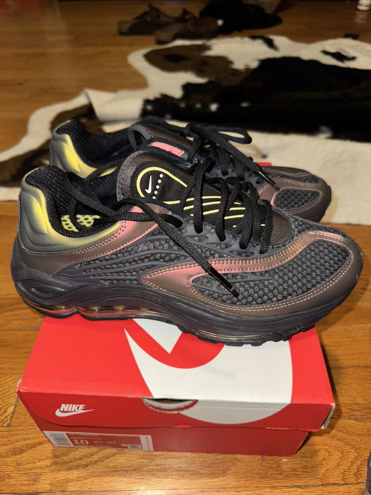 Nike Nike Tuned Max Size US 10 / EU 43 - 3 Thumbnail