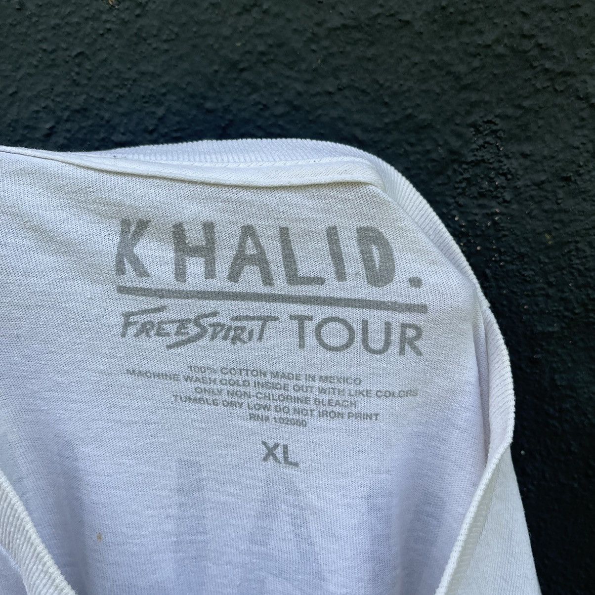 Rap Tees Thrashed Khalib Free Spirit 2019 Tour Rap Tee Size US XL / EU 56 / 4 - 6 Thumbnail