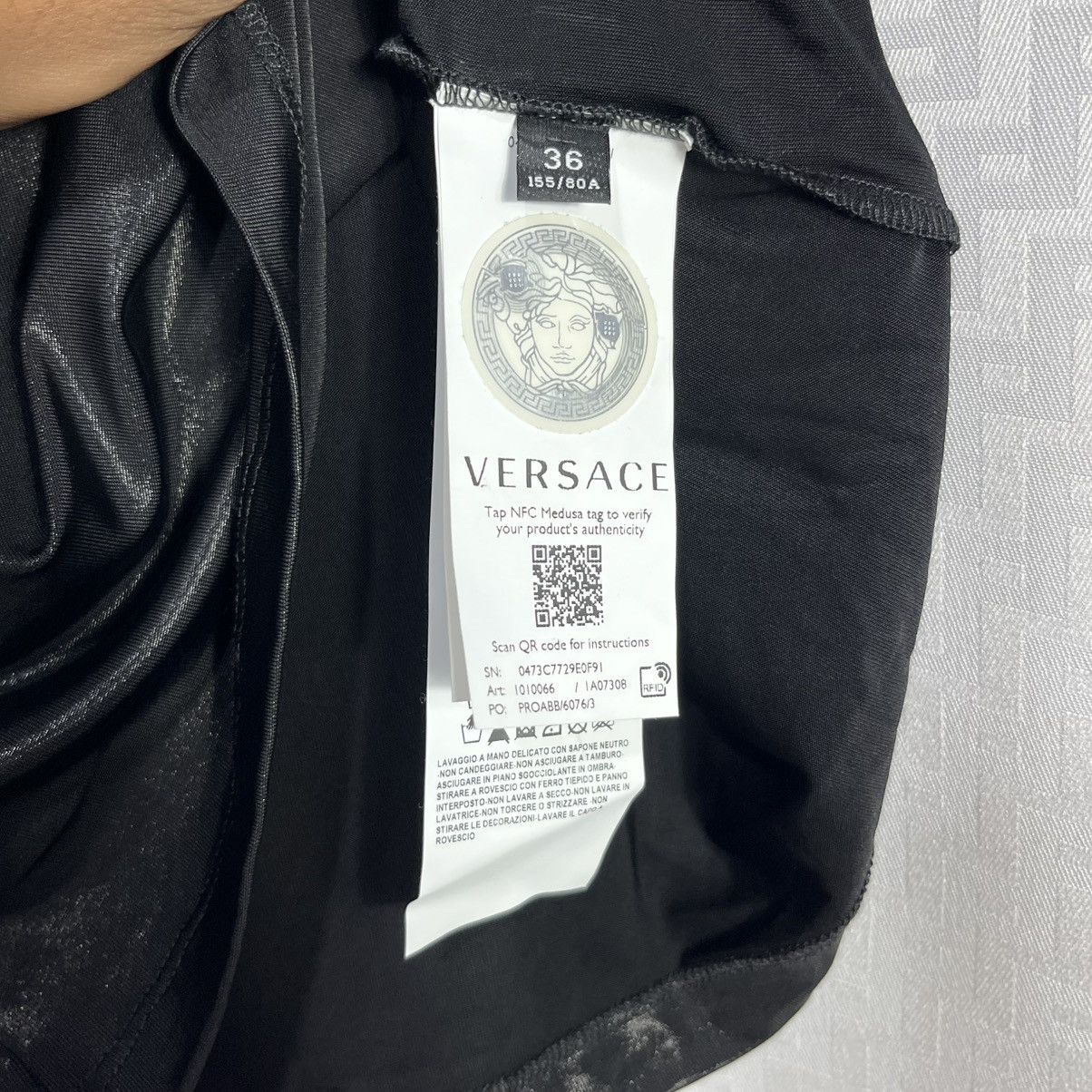 Versace Versace Goddess Logo Black Purple Liquid Wet Jersey Tshirt Size S / US 4 / IT 40 - 7 Thumbnail