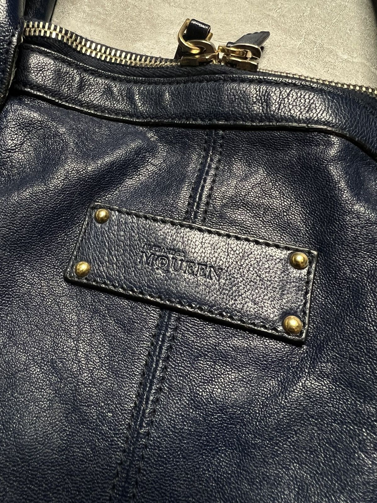 Alexander McQueen Iconic Alexander Mcqueen Navy Leather De Manta Bag Size ONE SIZE - 4 Thumbnail