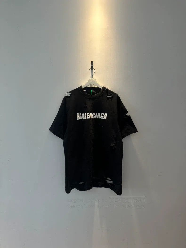 Balenciaga Balenciaga Short Sleeve with Large Holes Size US XXS / EU 40 - 1 Thumbnail