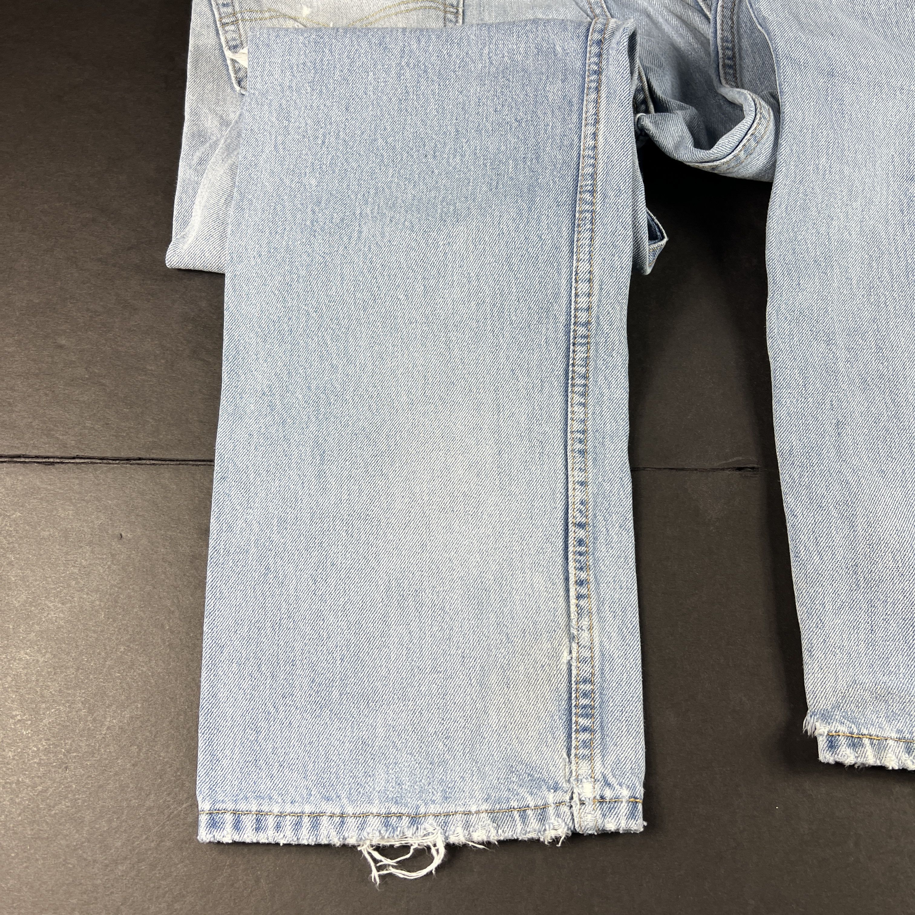 Levi's Levi's Jeans 505 Straight Light Blue Thrashed Cotton Denim Size US 37 - 17 Thumbnail