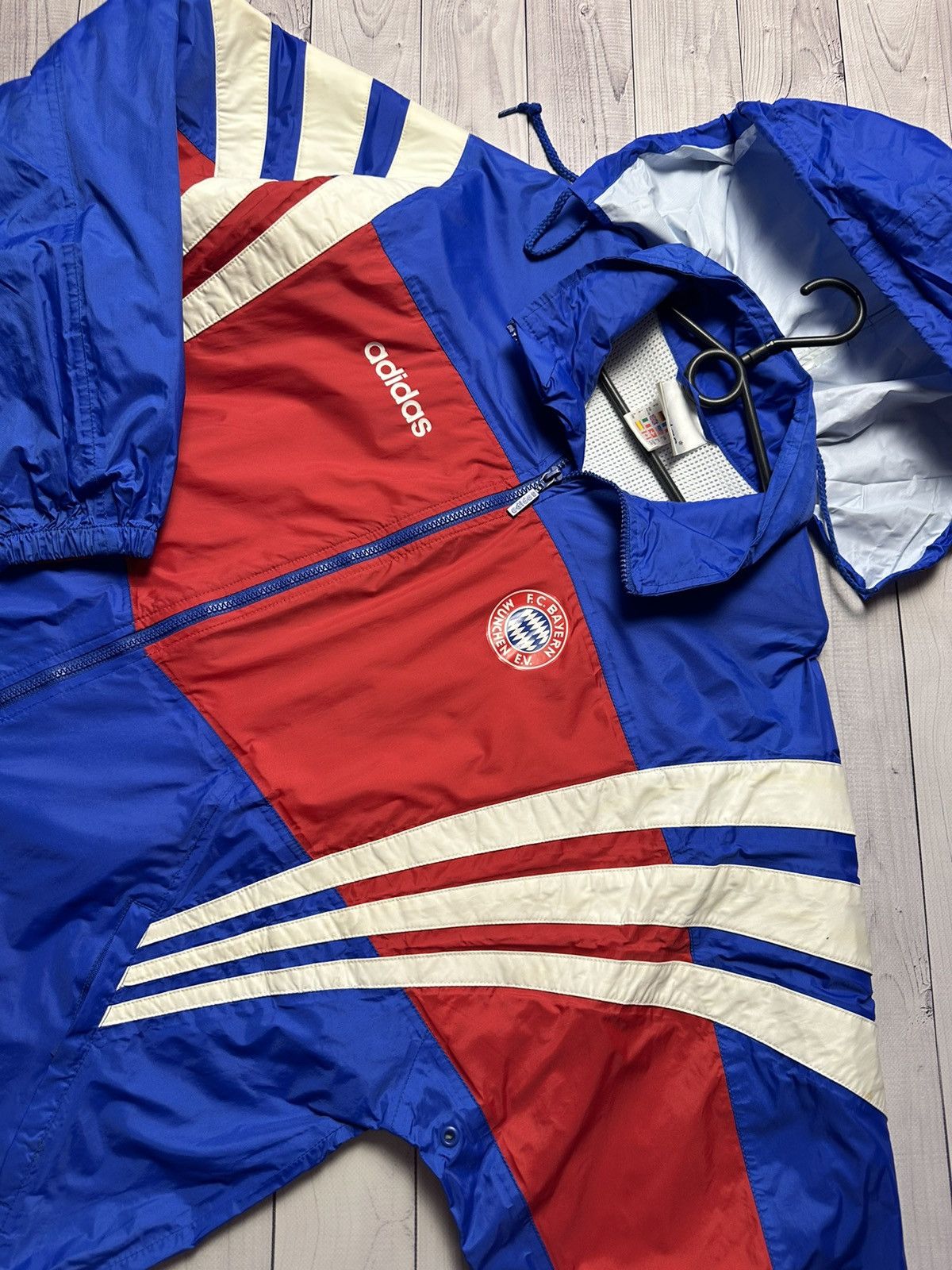 Vintage adidas Bayern Munich soccer jacket size XL logo