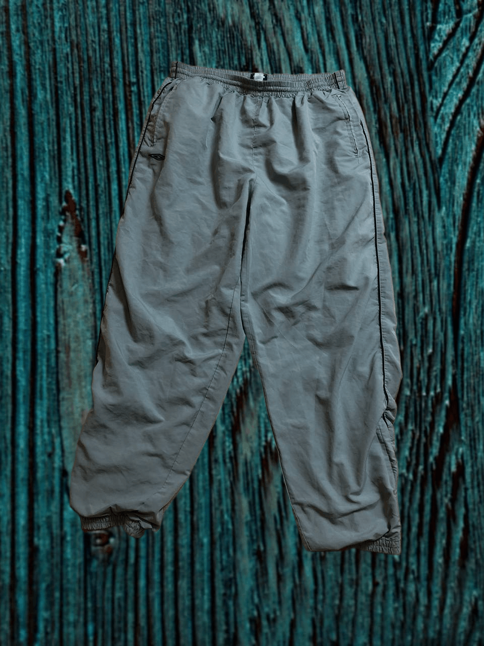 Umbro Vintage UMBRO Trackpants BIG LOGO NYLON PANTS Size US 38 / EU 54 - 1 Thumbnail
