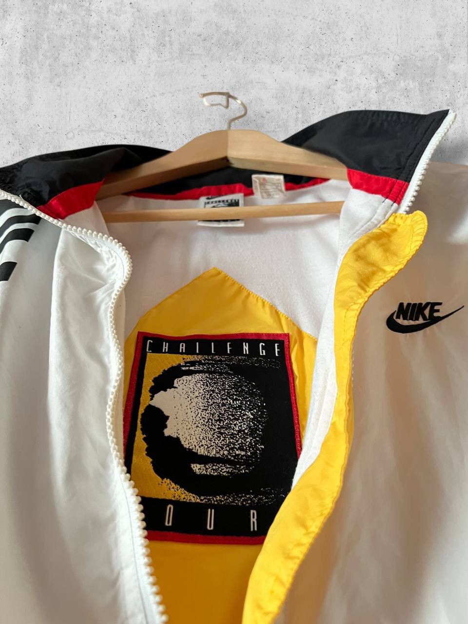 Vintage Nike Track Jacket Challenge Court nylon logo swoosh retro Size US M / EU 48-50 / 2 - 4 Thumbnail